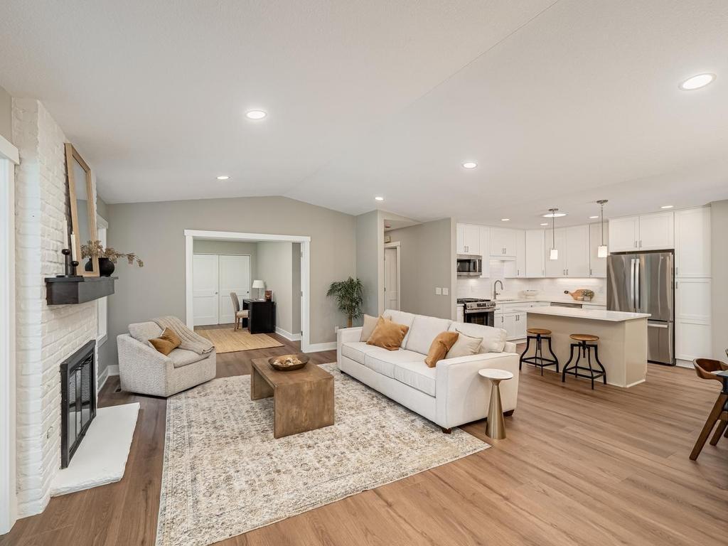 984 Yuma Lane N, Plymouth MN 55447