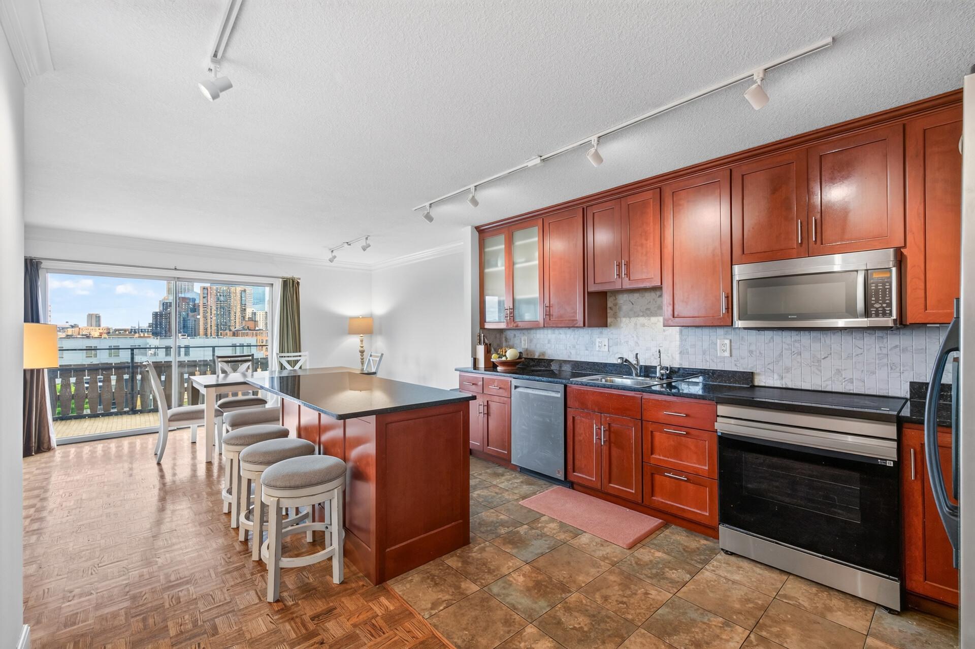 410 Groveland Avenue Unit 702, Minneapolis MN 55403