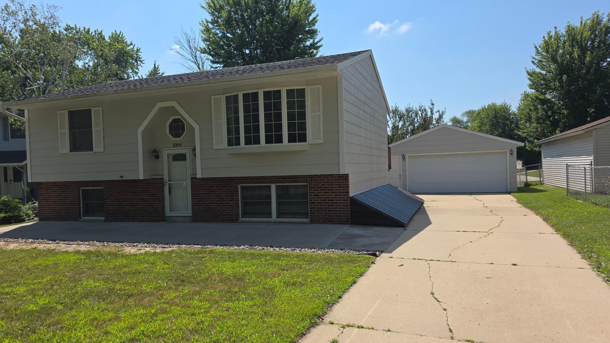 1004 21st Street SE, Rochester MN 55904