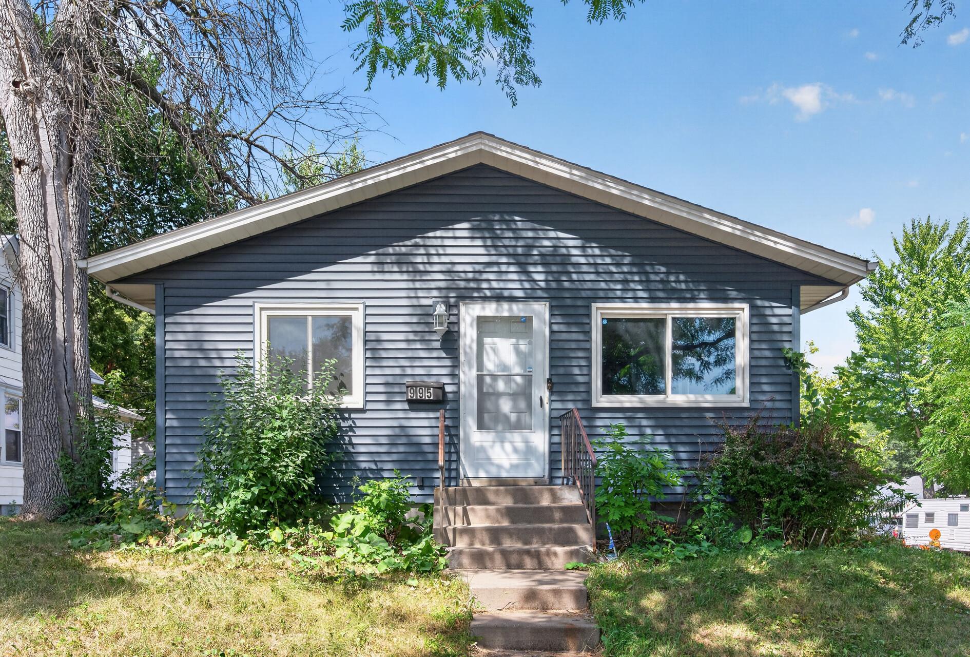 995 Rose Avenue E, Saint Paul MN 55106