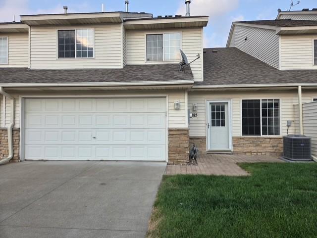 815 Ferdinand Drive, Shakopee MN 55379