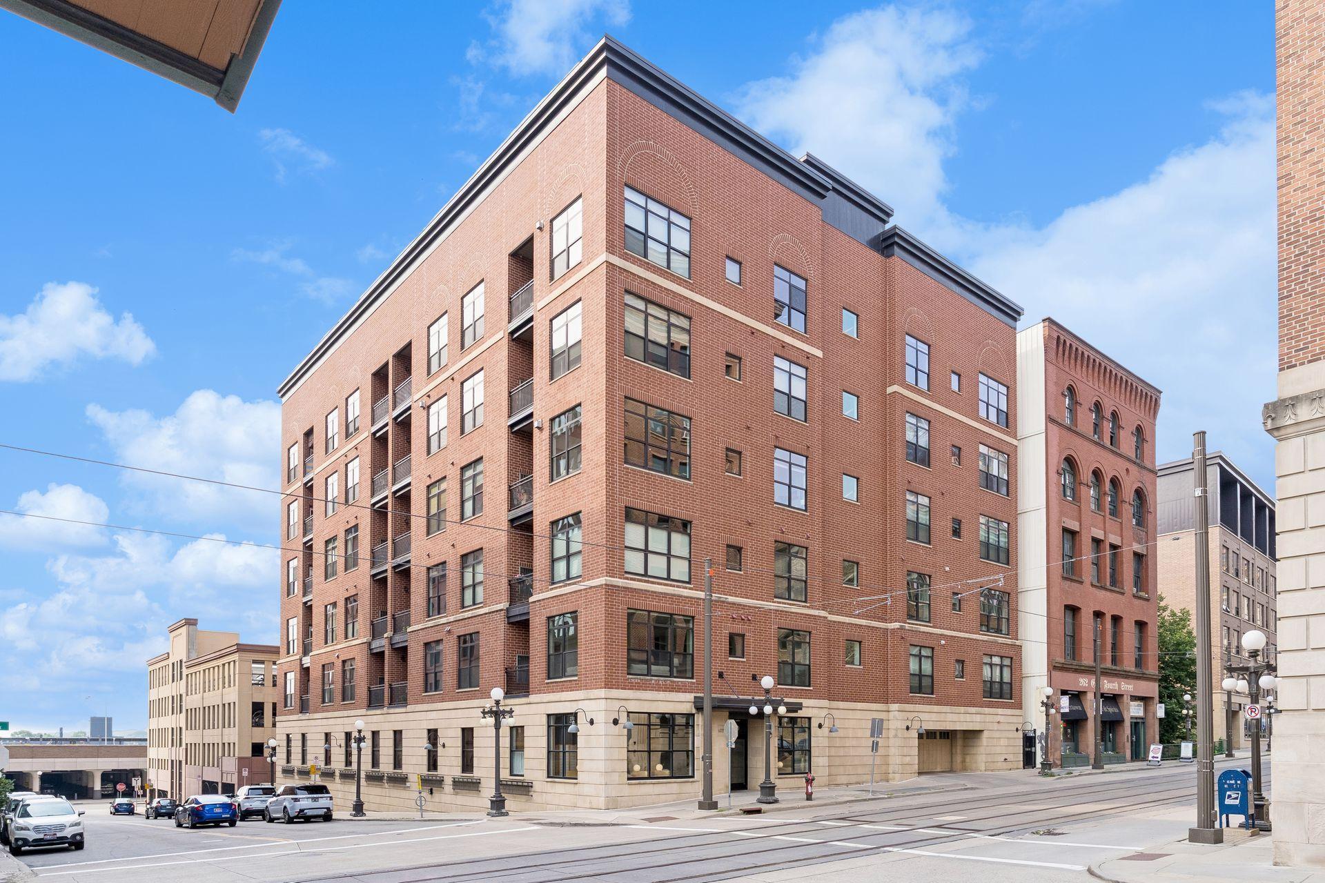 270 4th Street E Unit 203, Saint Paul MN 55101