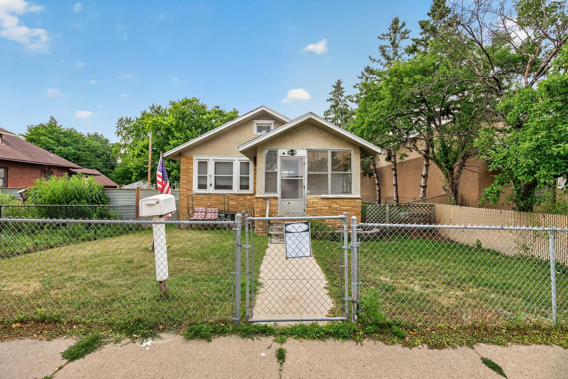 1461 7th Street W, Saint Paul MN 55102