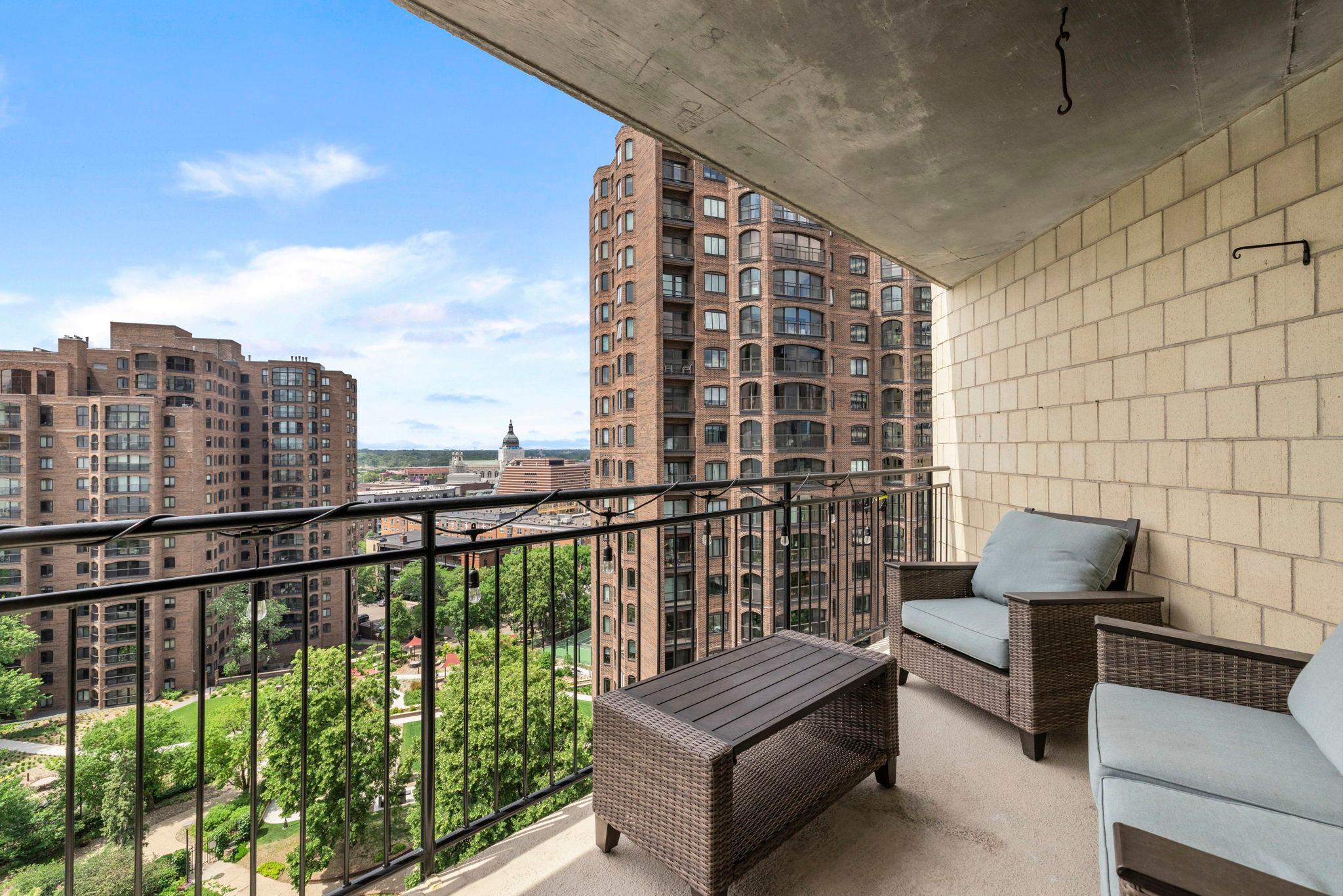 1225 Lasalle Avenue Unit 1502, Minneapolis MN 55403