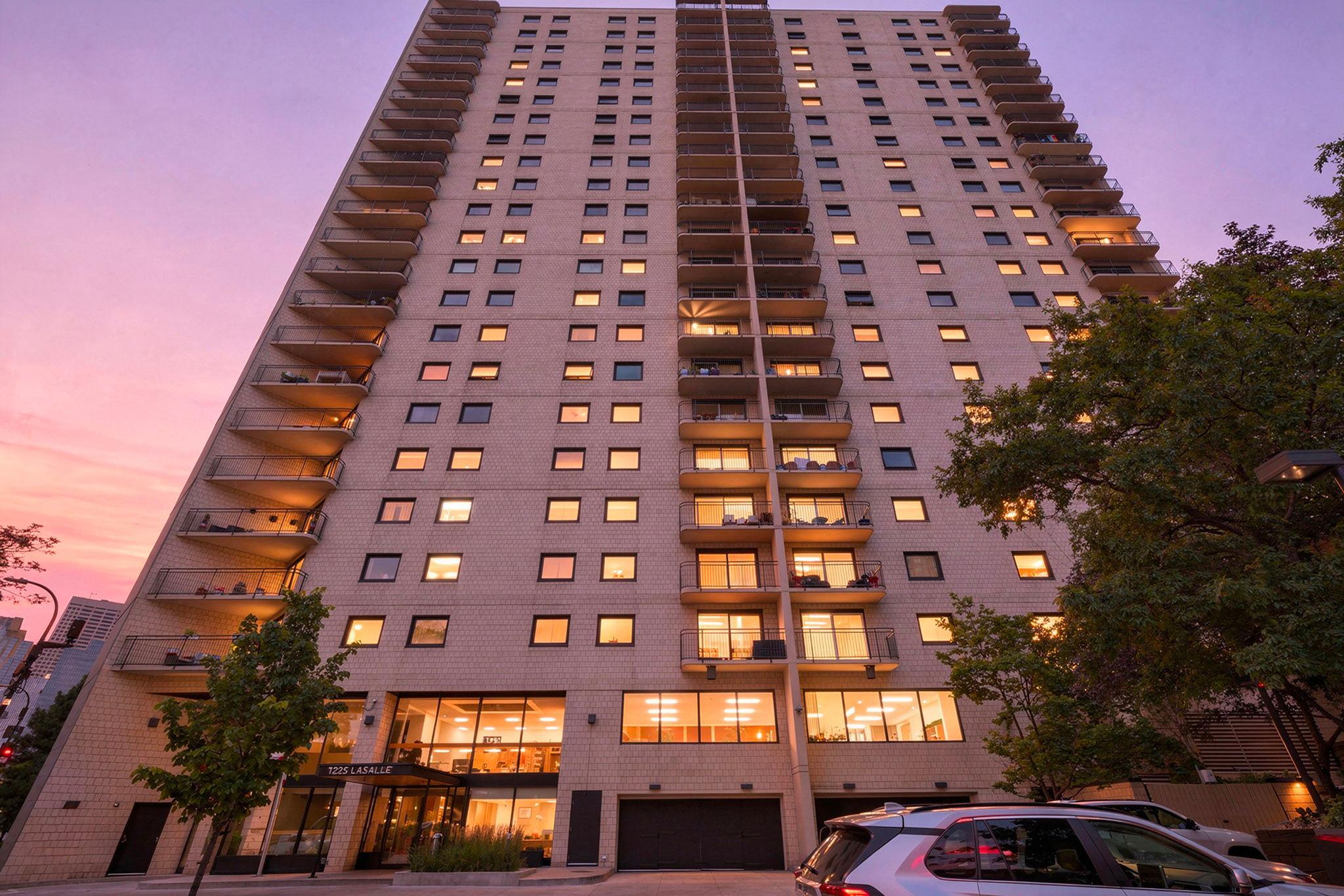 1225 Lasalle Avenue Unit 1502, Minneapolis MN 55403
