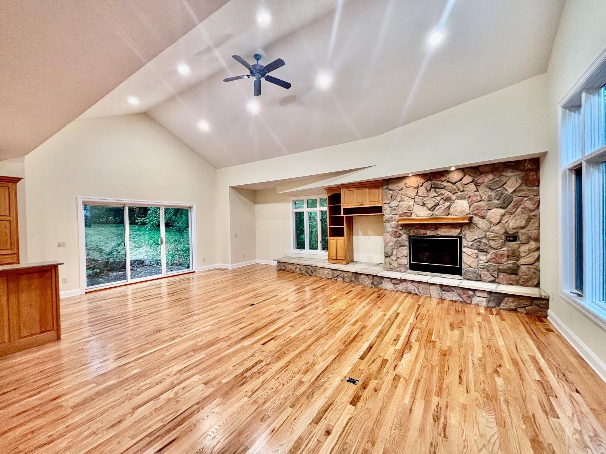 9848 Oak Shore Drive, Lakeville MN 55044