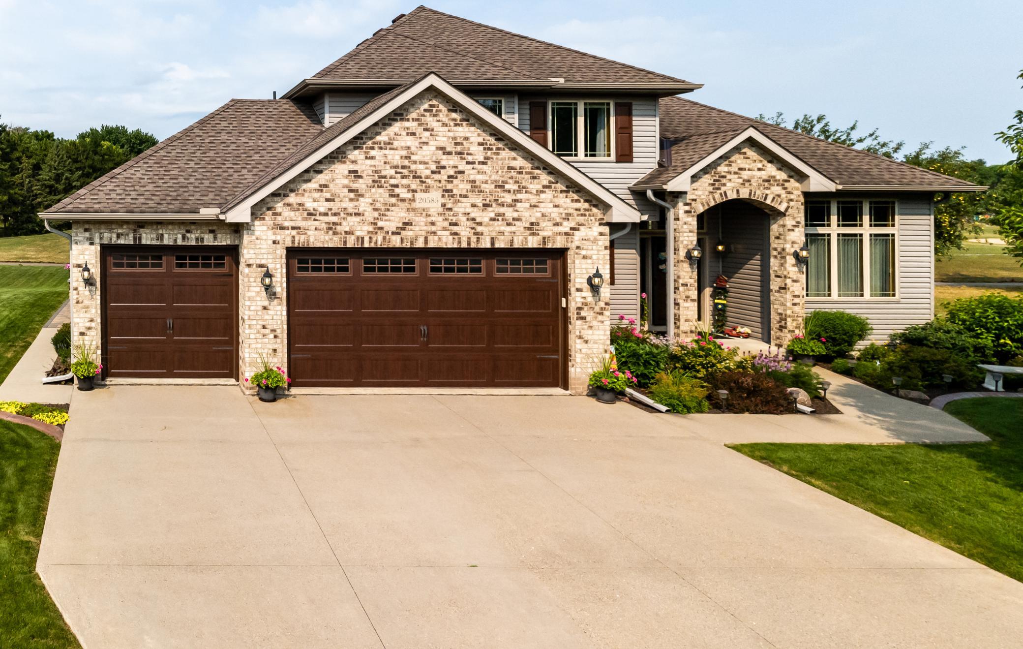 20585 Islandview Circle, Lakeville MN 55044