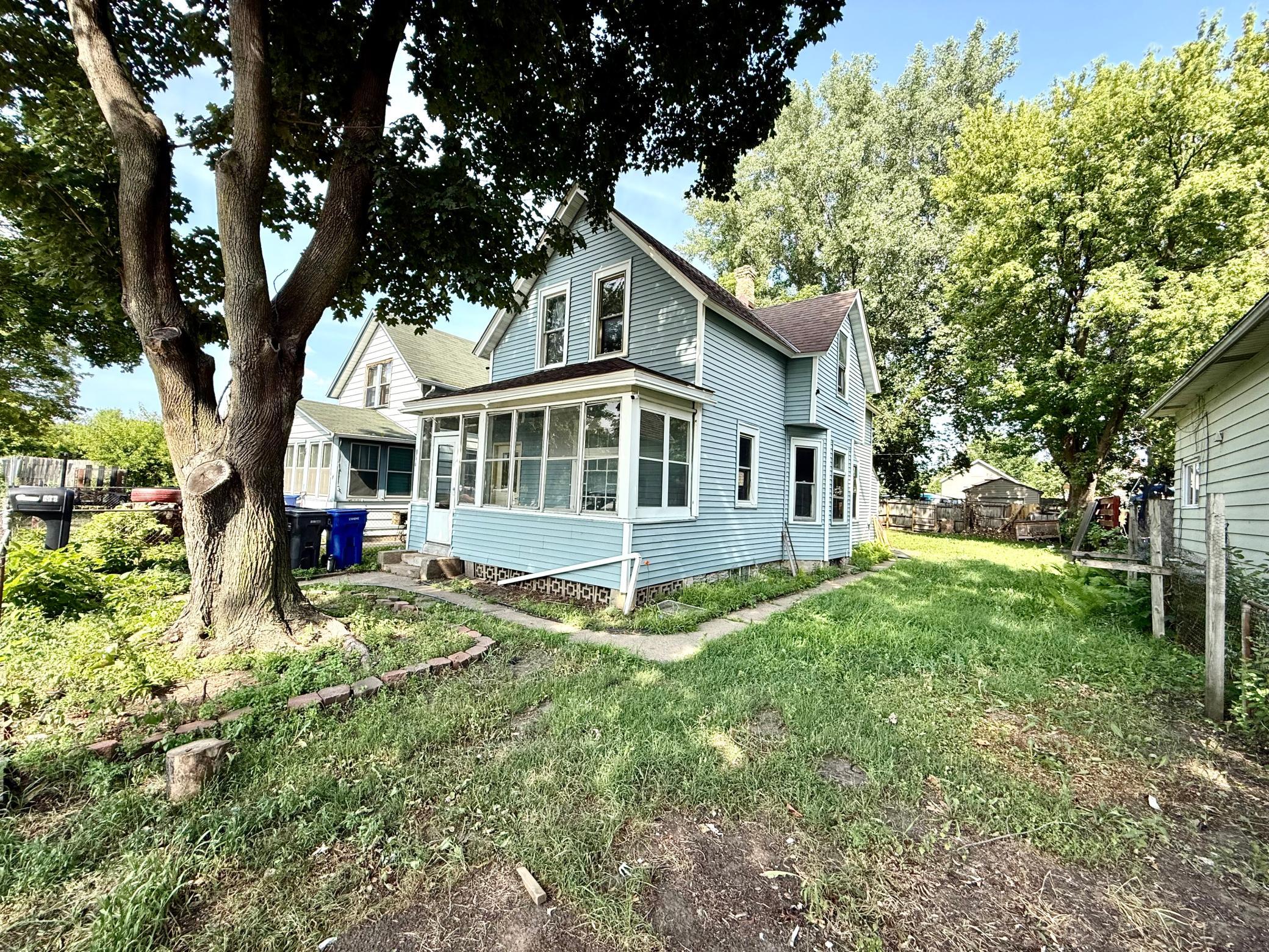 866 Duluth Street, Saint Paul MN 55106