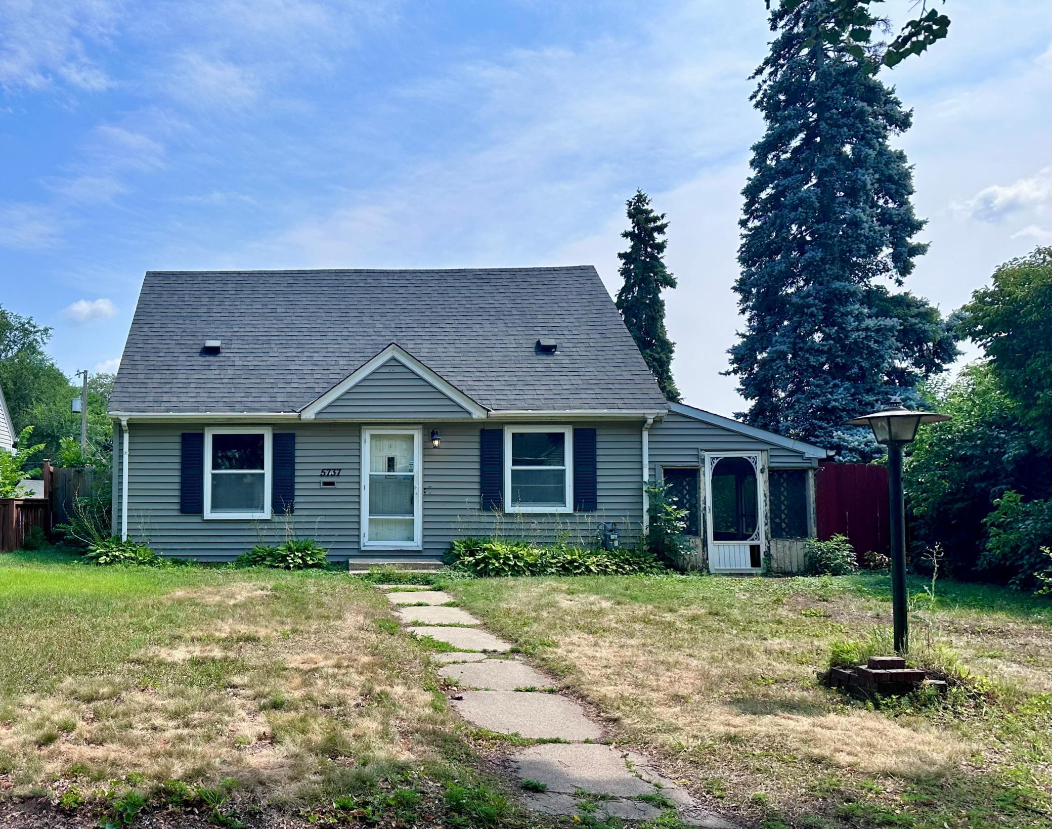 5737 37th Avenue S, Minneapolis MN 55417