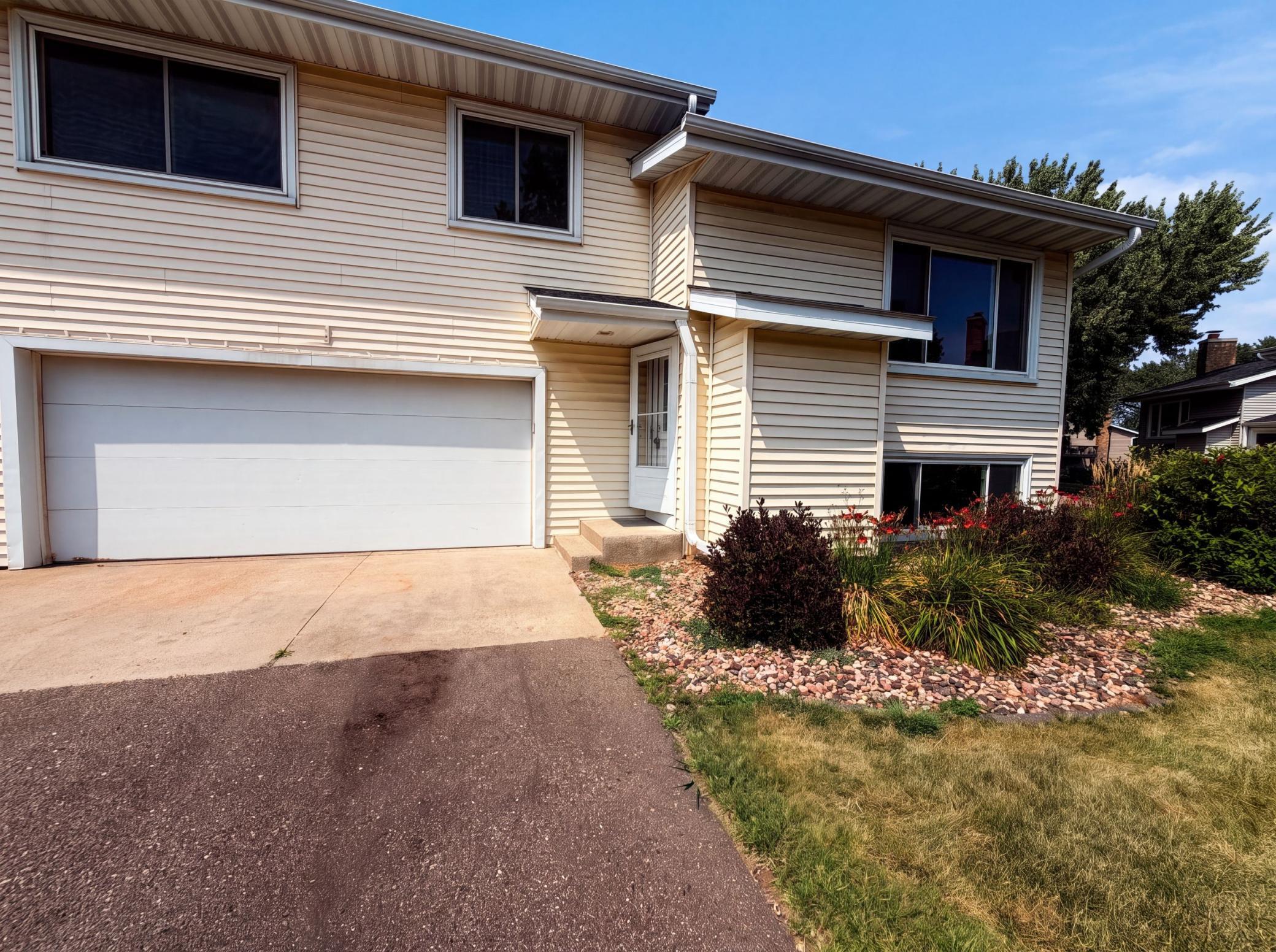 16066 Foliage Avenue W, Rosemount MN 55068