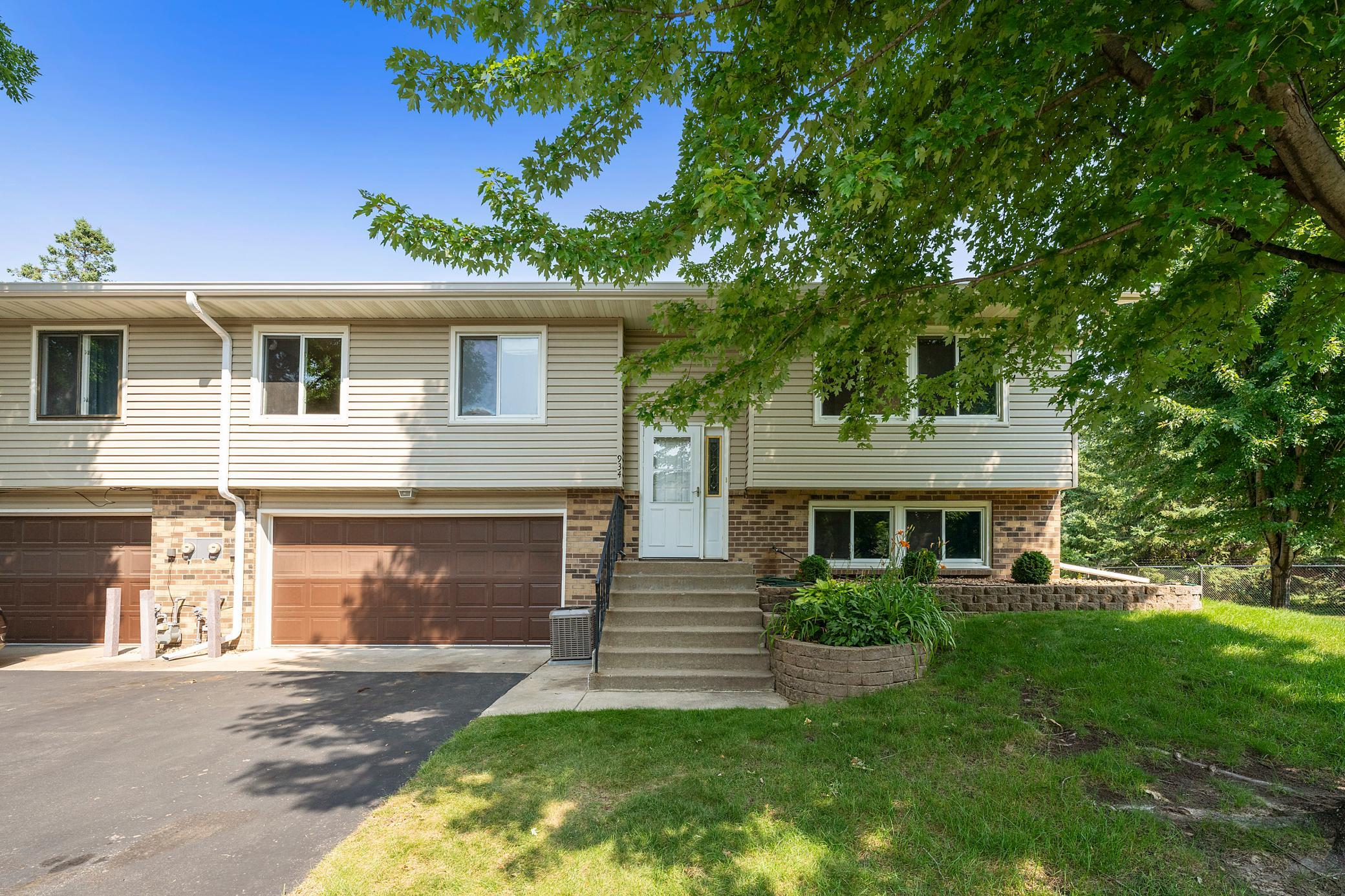 934 94th Avenue NE, Blaine MN 55434