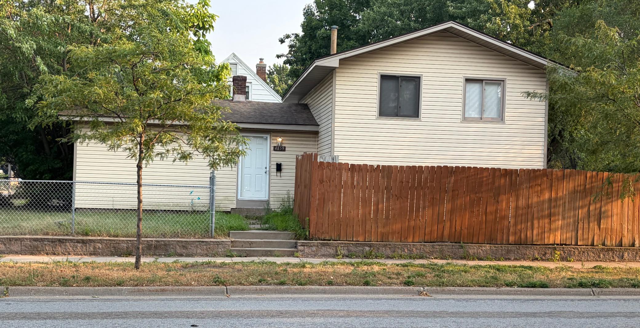 4859 Bryant Avenue N, Minneapolis MN 55430