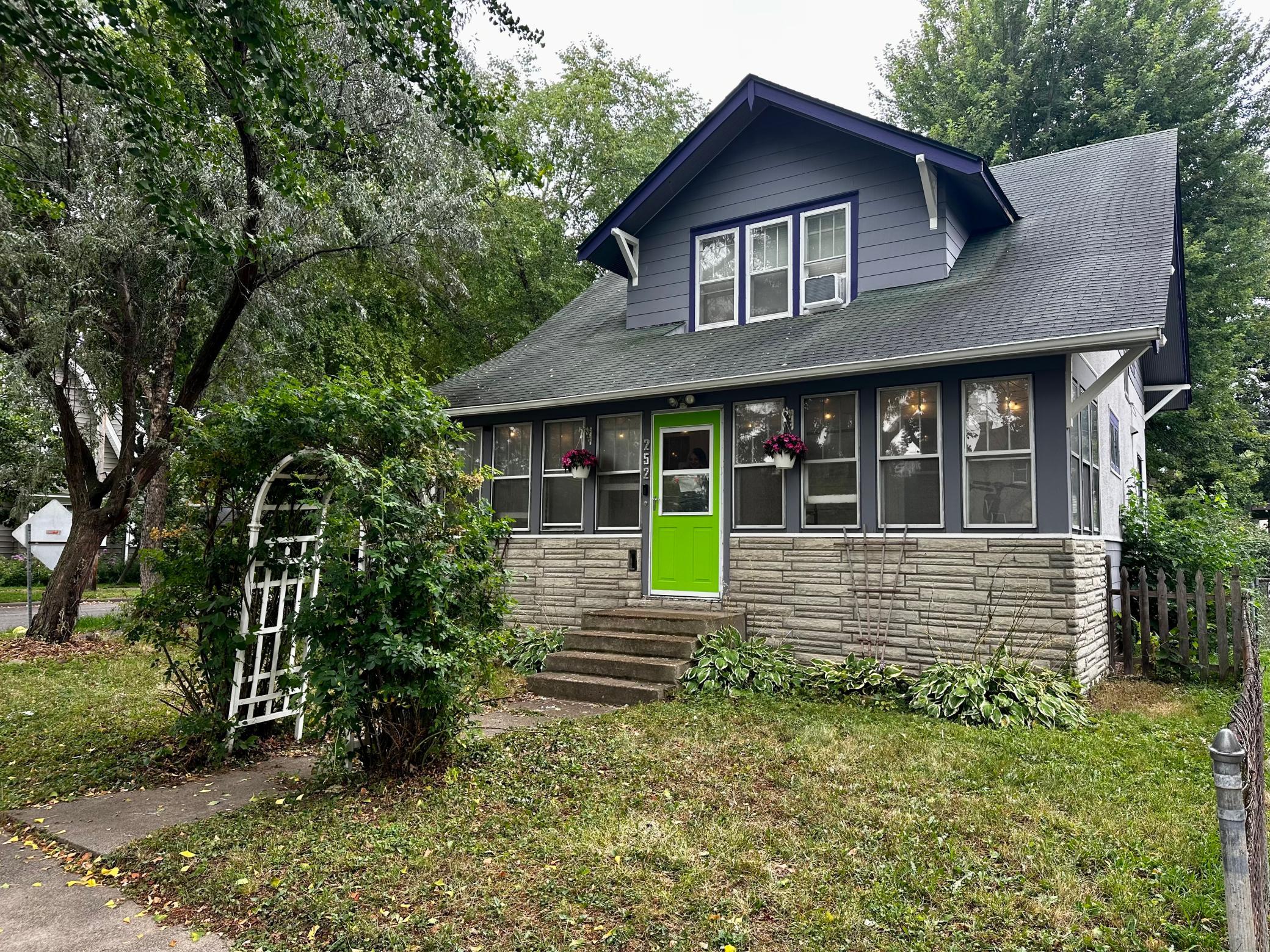 252 Stevens Street W, Saint Paul MN 55107