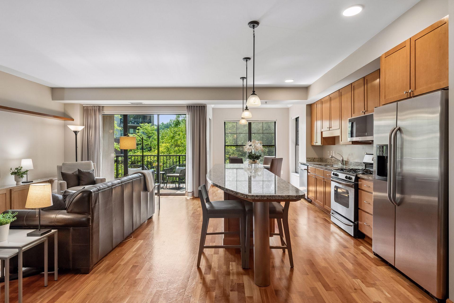 317 Groveland Avenue Unit 213, Minneapolis MN 55403