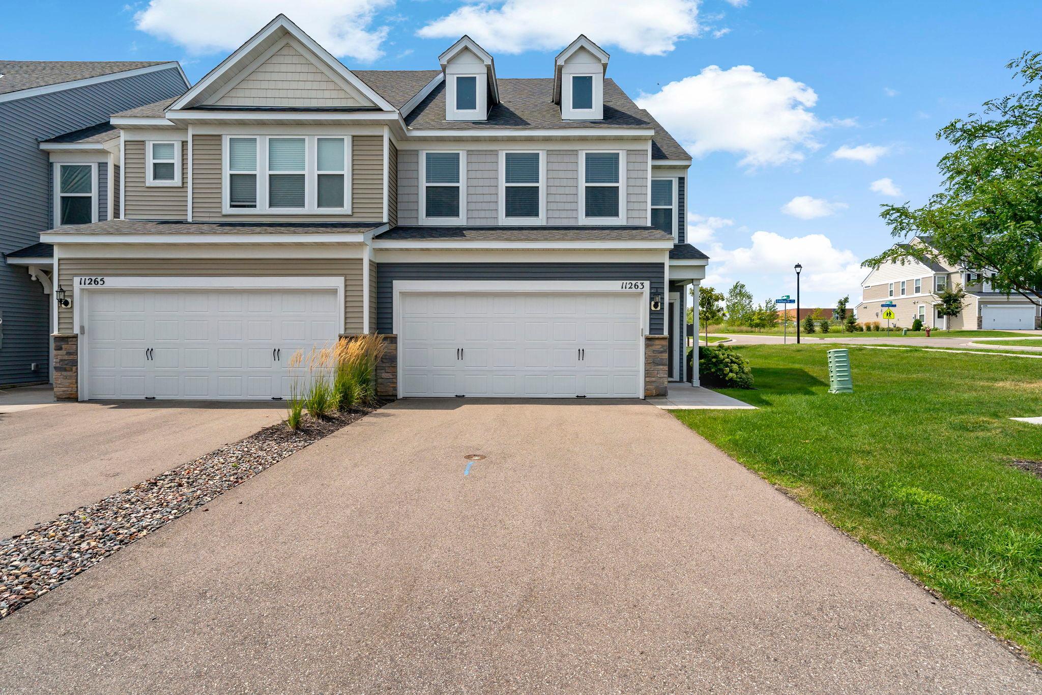 11263 Crestbury Drive, Woodbury MN 55129