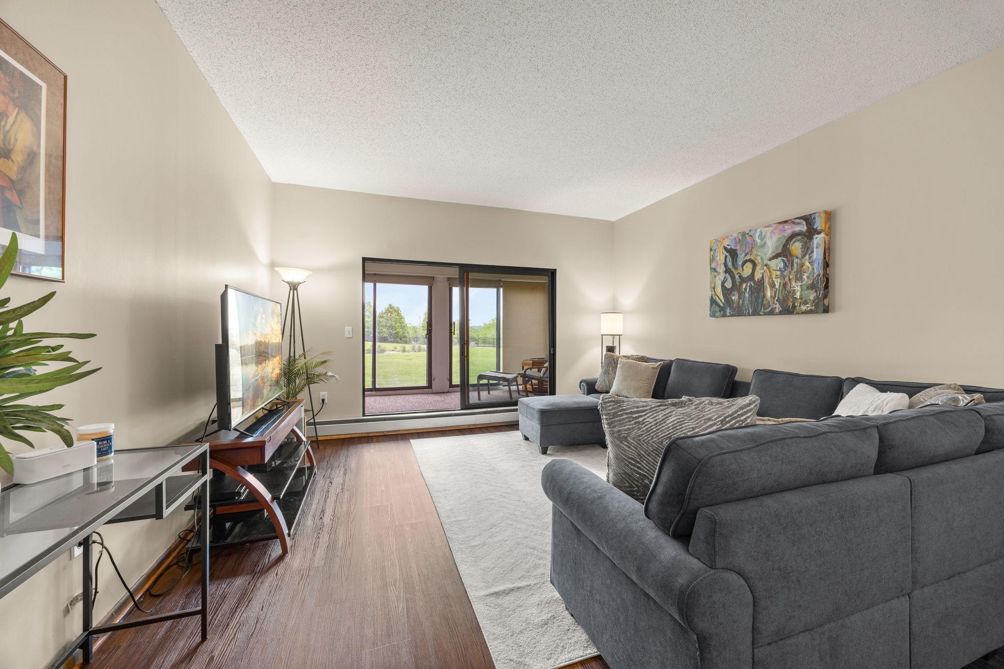 2275 Youngman Avenue Unit 106W, Saint Paul MN 55116