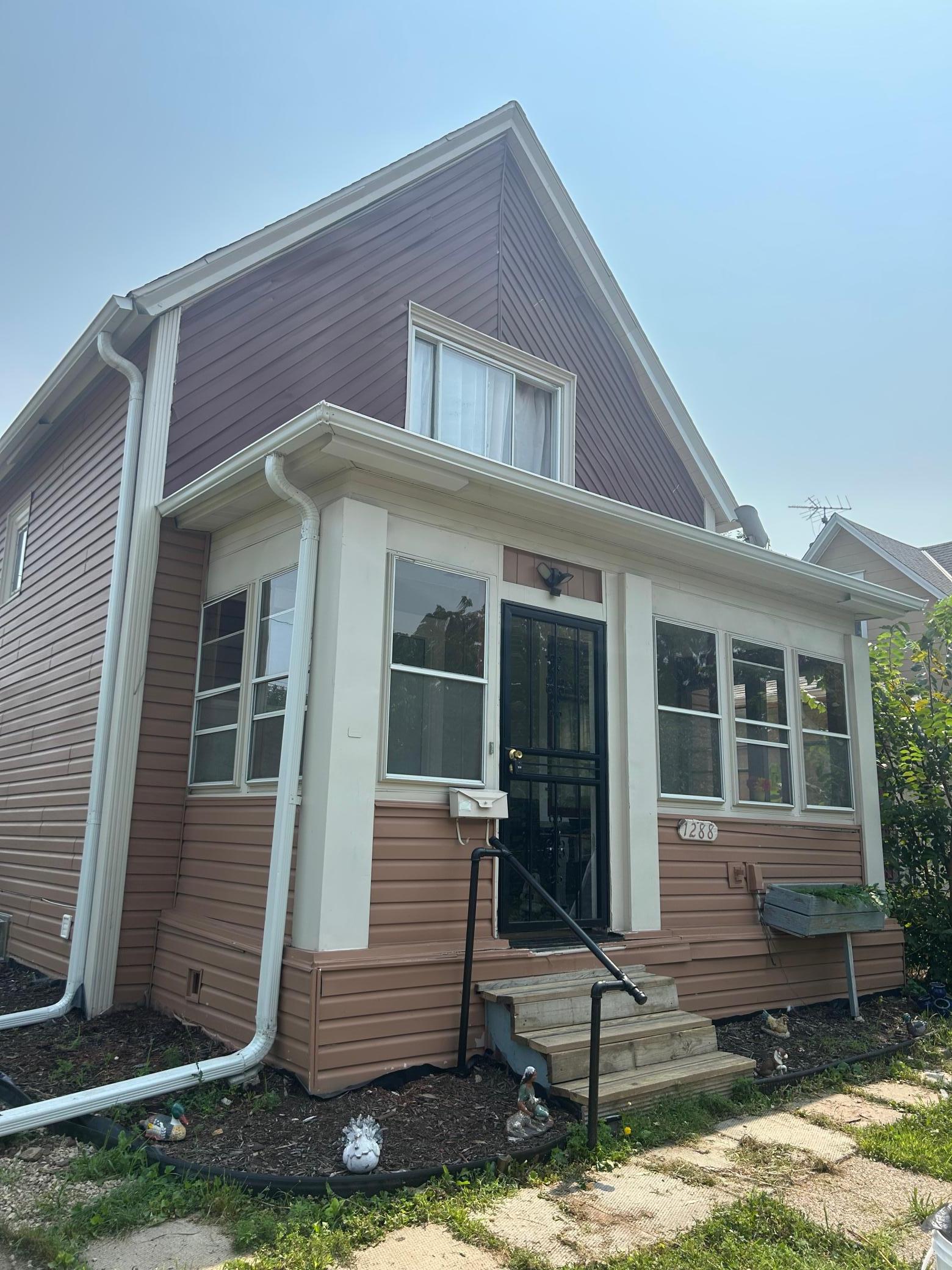 1288 Edgerton Street, Saint Paul MN 55130