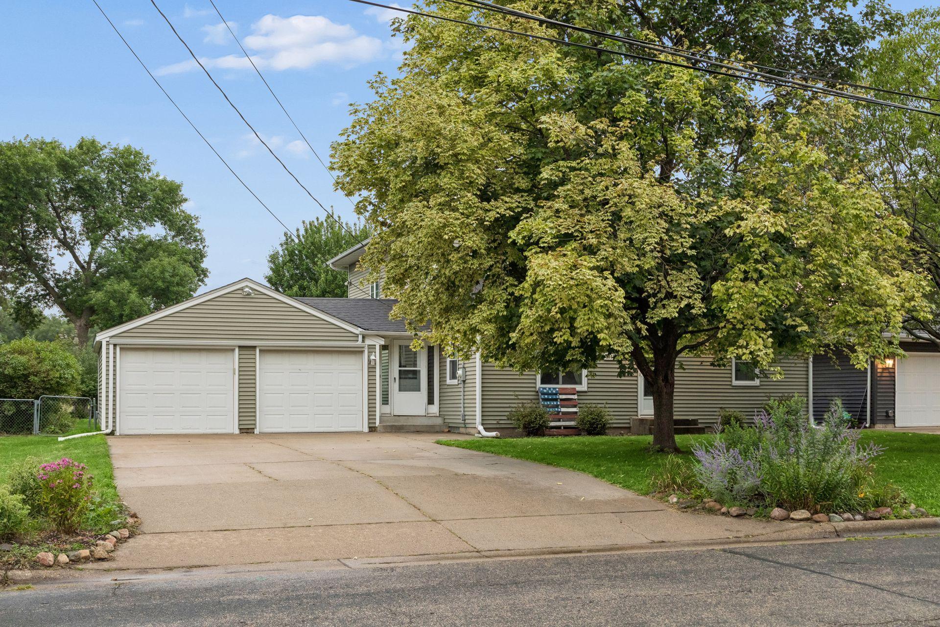 20635 Hughes Avenue W, Lakeville MN 55044