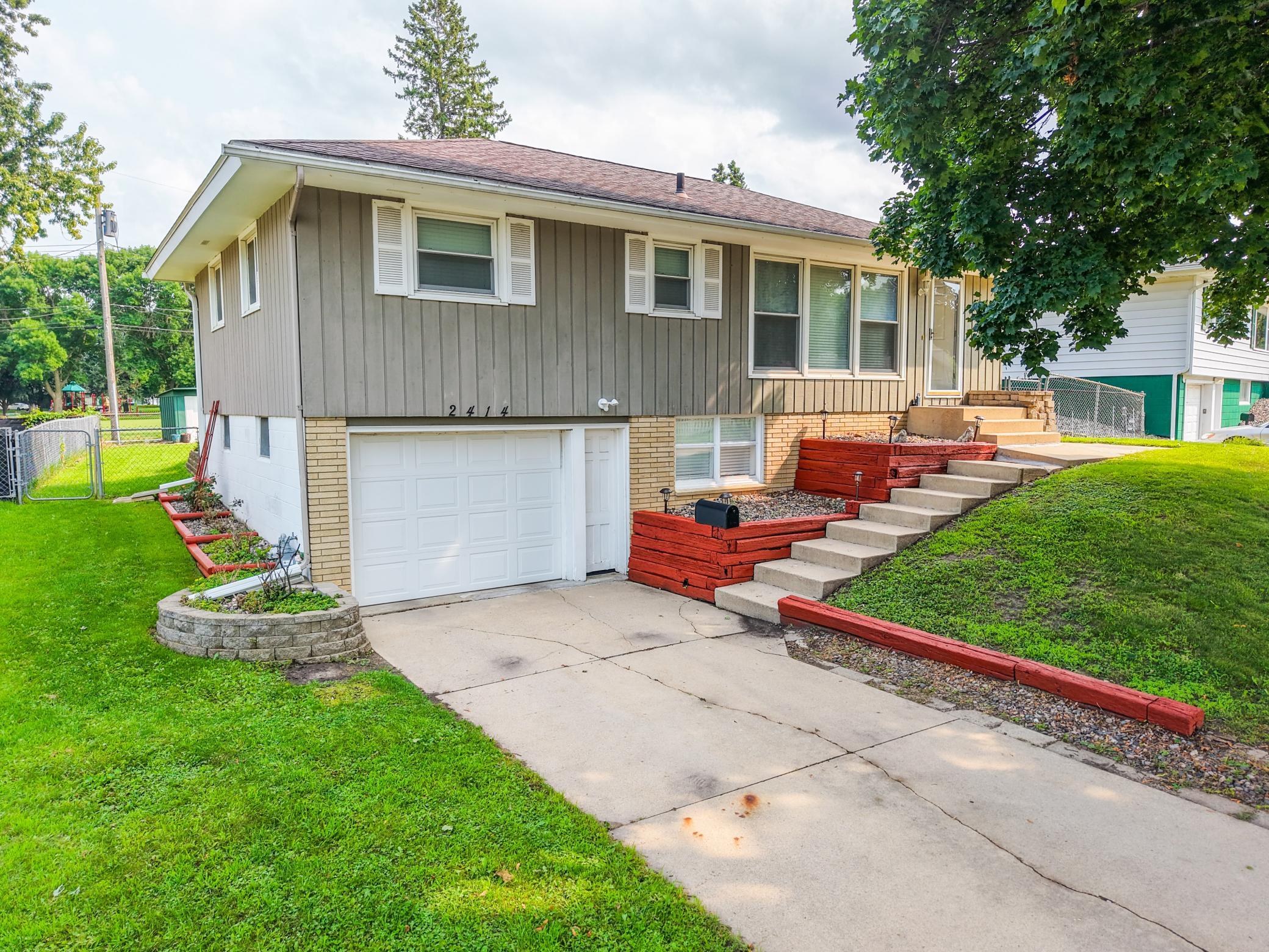 2414 23rd Avenue NW, Rochester MN 55901