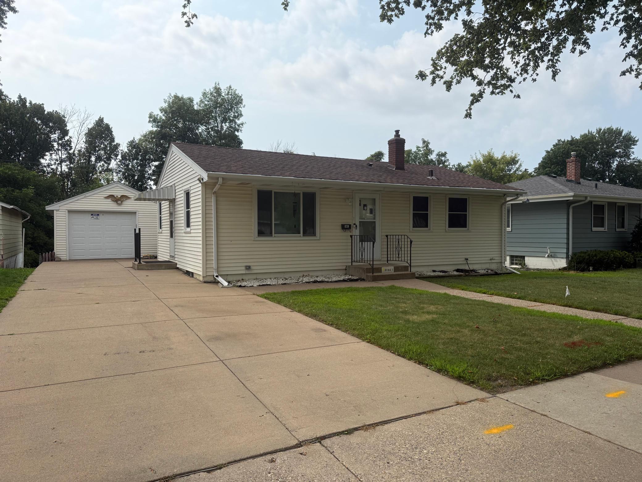 2156 Hawthorne Avenue E, Saint Paul MN 55119