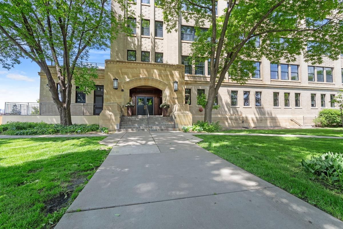 730 Stinson Boulevard Unit 320, Minneapolis MN 55413