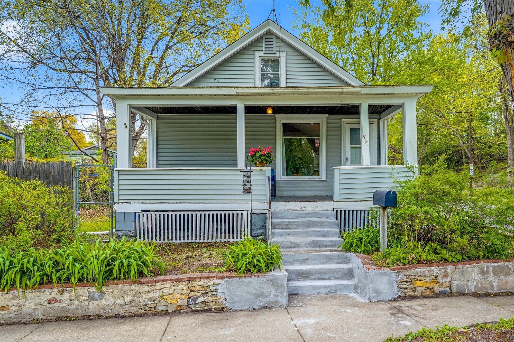 891 Benhill Road, Saint Paul MN 55105