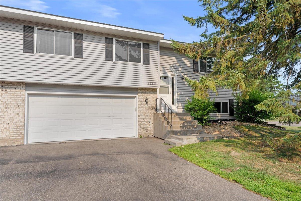 2823 Wimbledon Ridge, Woodbury MN 55125