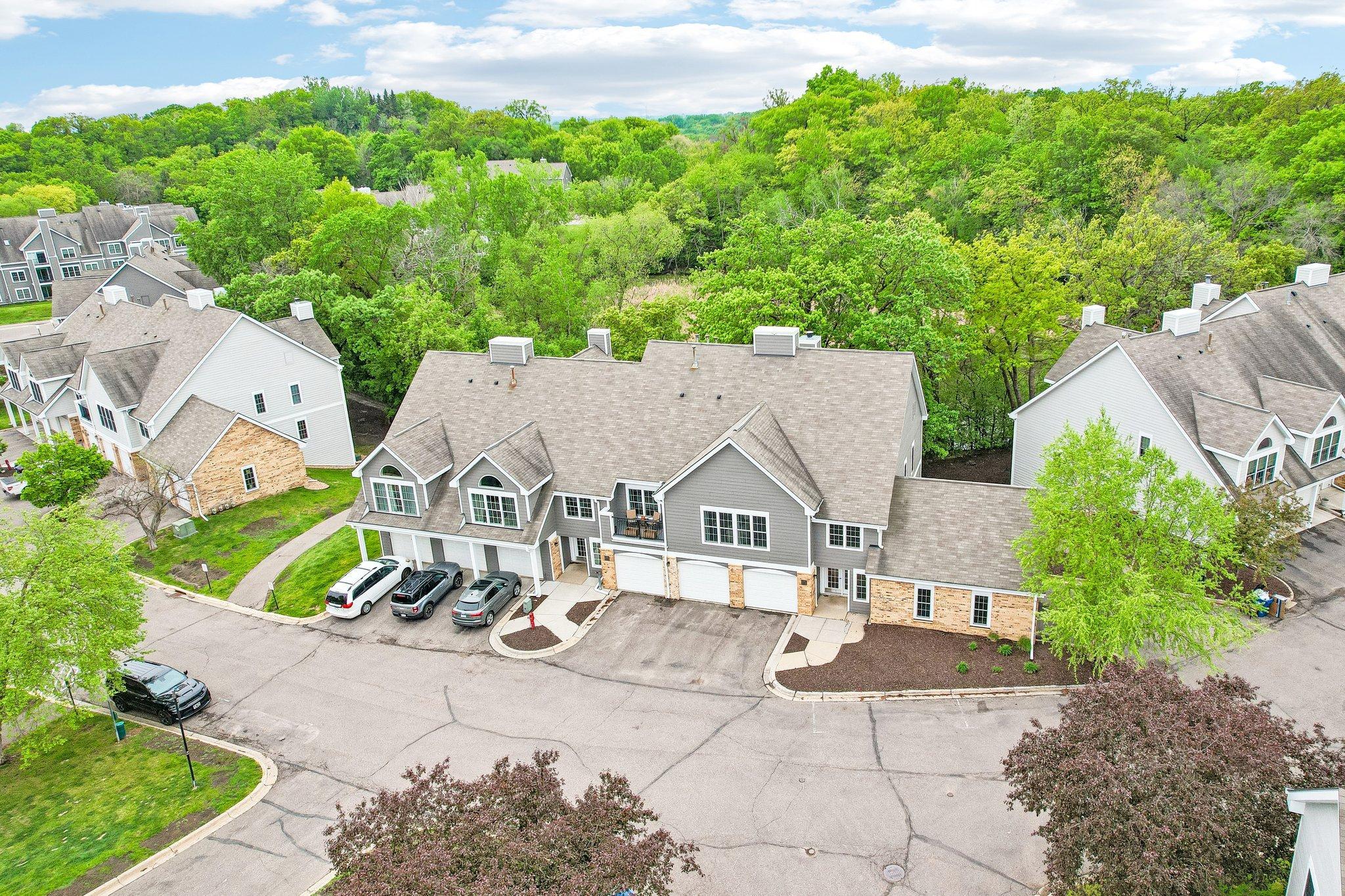 6030 Chasewood Parkway Unit 201, Minnetonka MN 55343