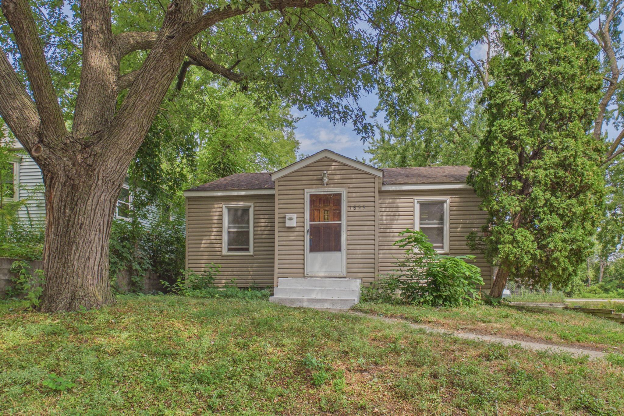 1853 Taylor Avenue, Saint Paul MN 55104