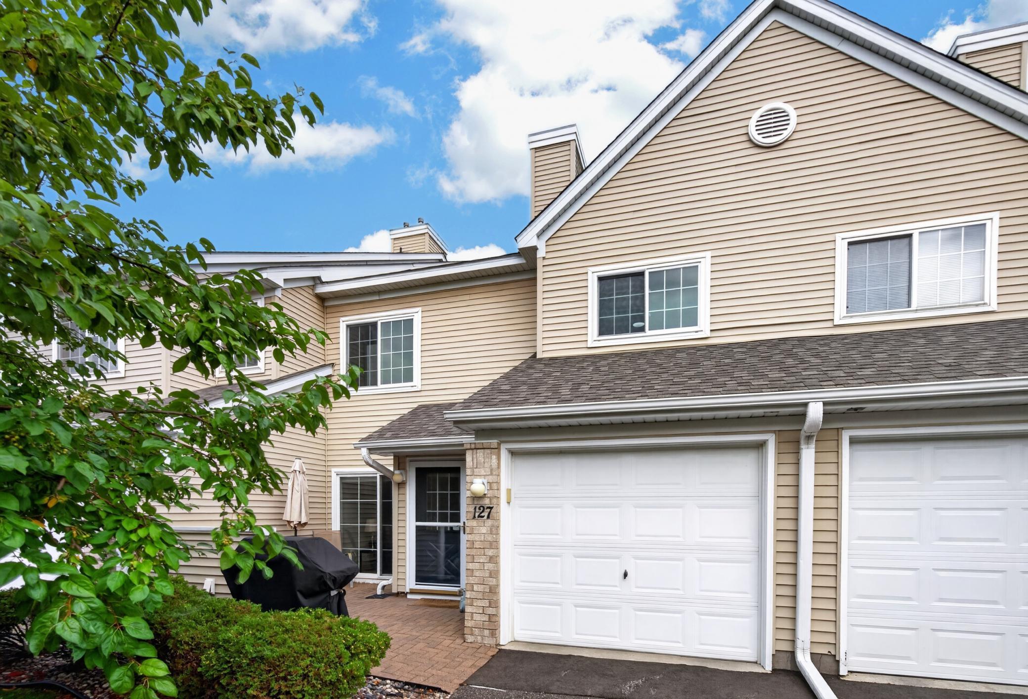 2210 Ranchview Lane N Unit 127, Plymouth MN 55447