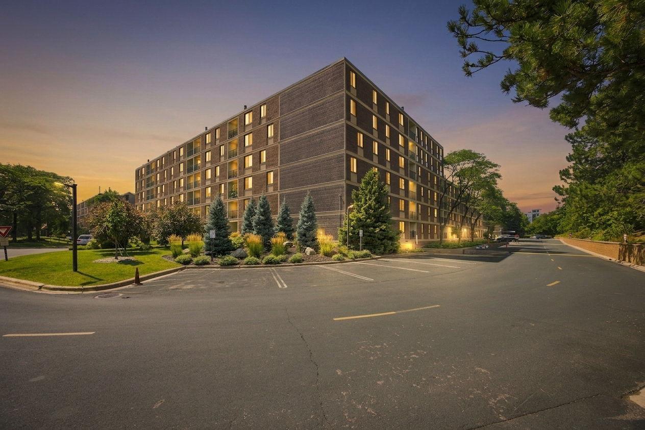 7200 York Avenue S Unit 314, Edina MN 55435