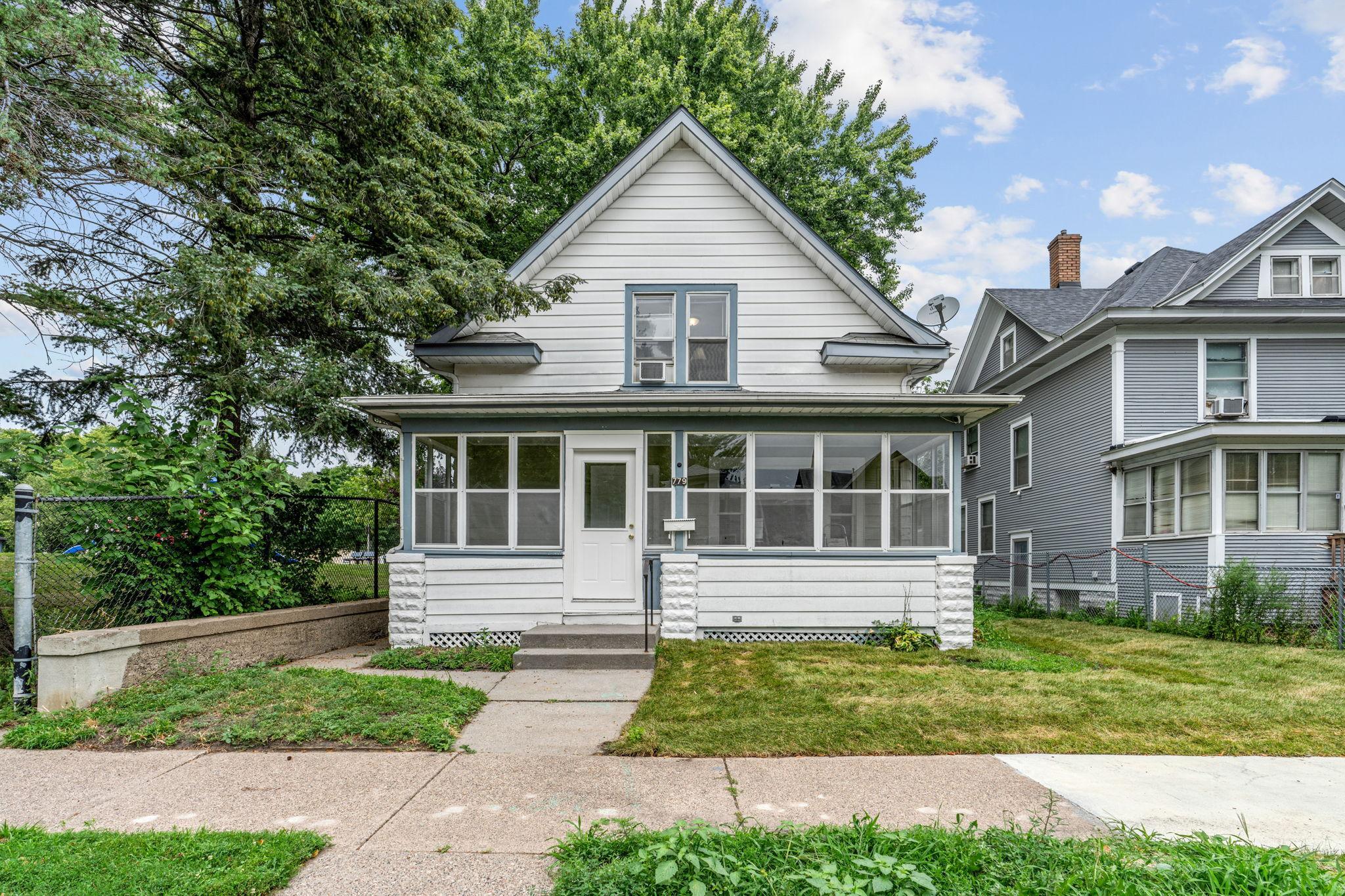779 Thomas Avenue, Saint Paul MN 55104