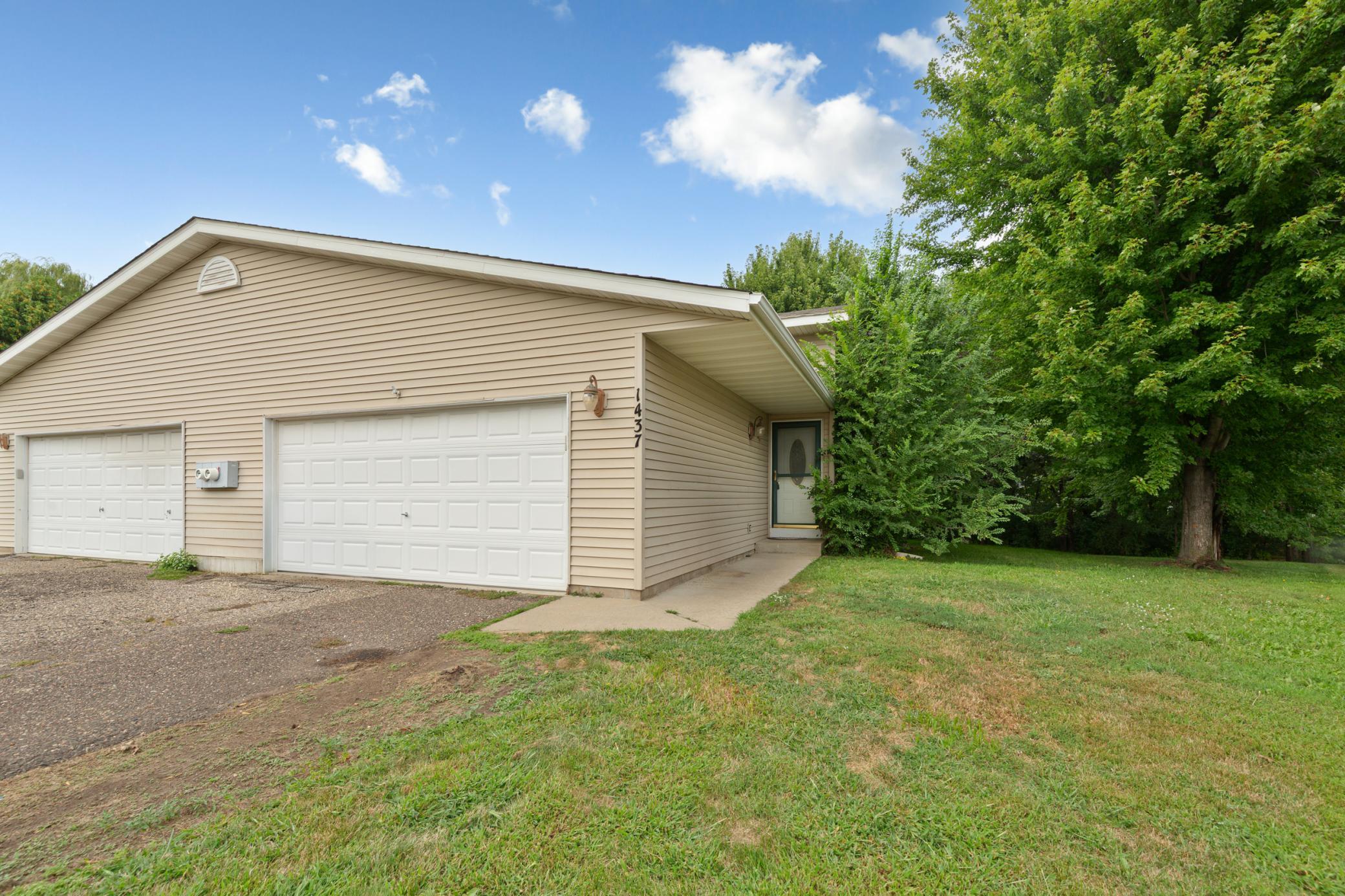 1437 Mcintosh Circle, Shakopee MN 55379