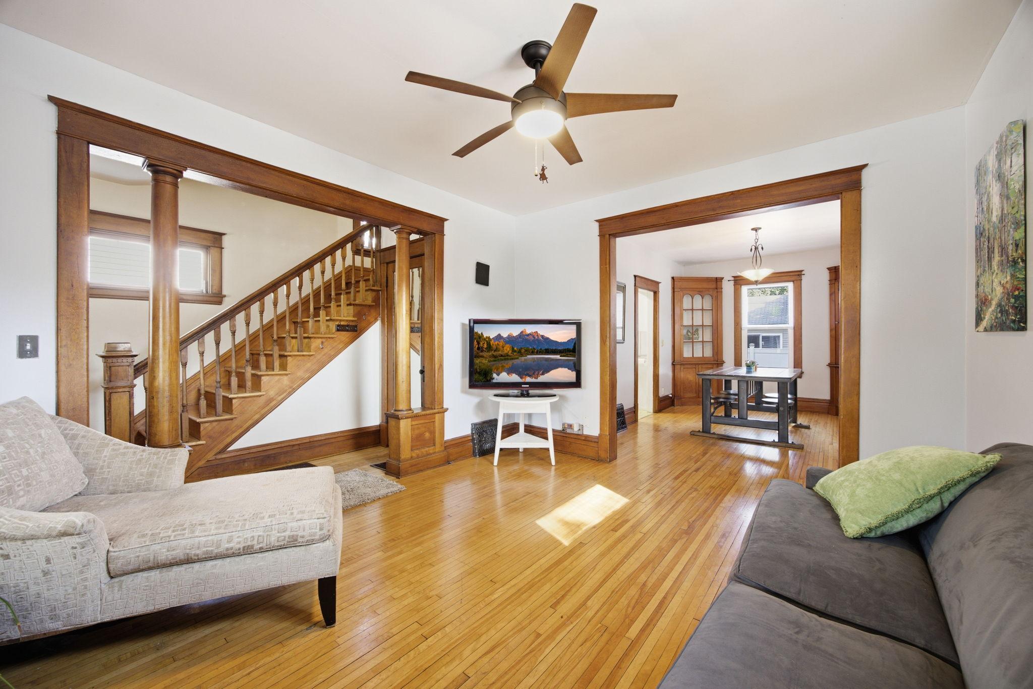 1825 Minnehaha Avenue W, Saint Paul MN 55104