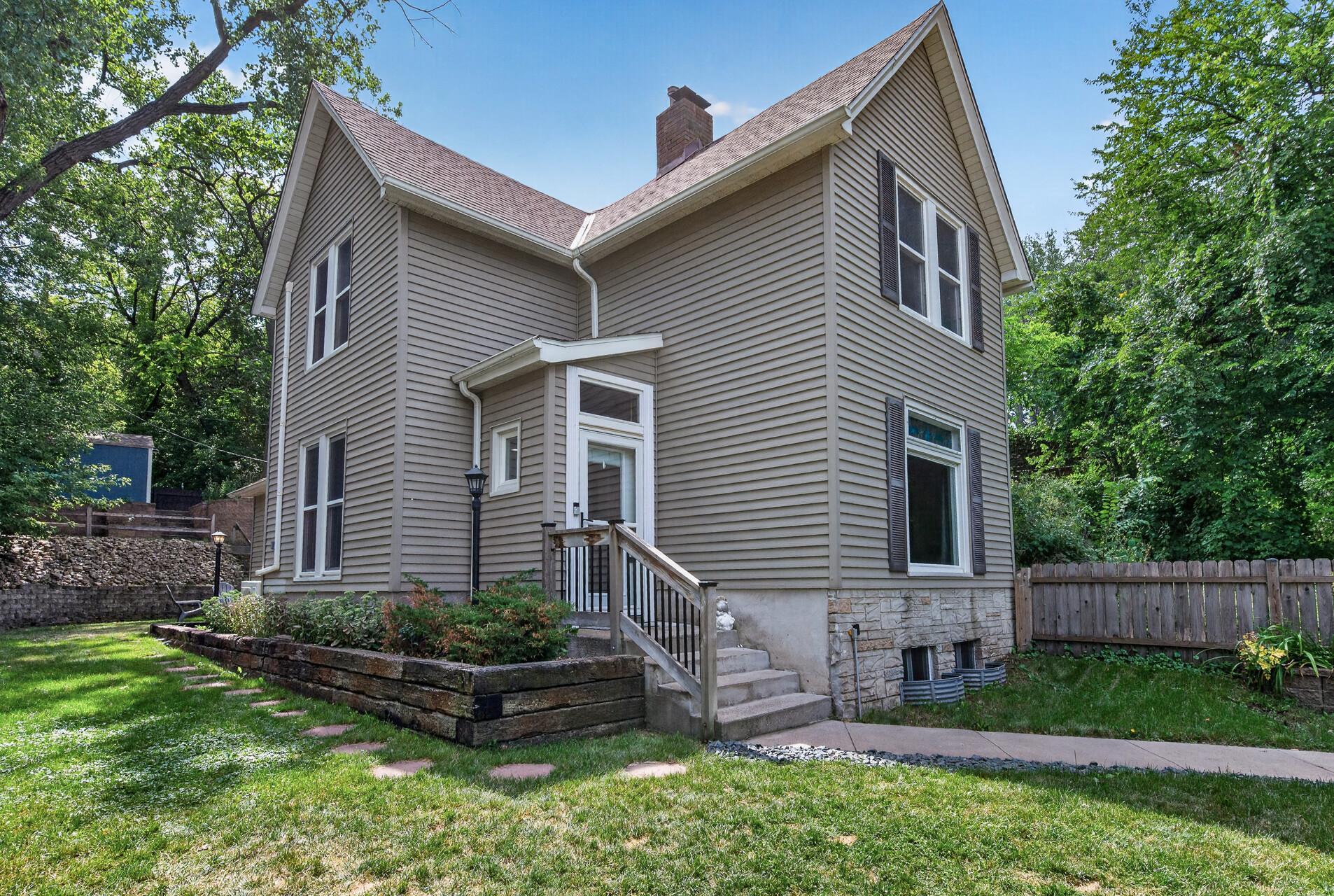 412 Winona Street E, Saint Paul MN 55107