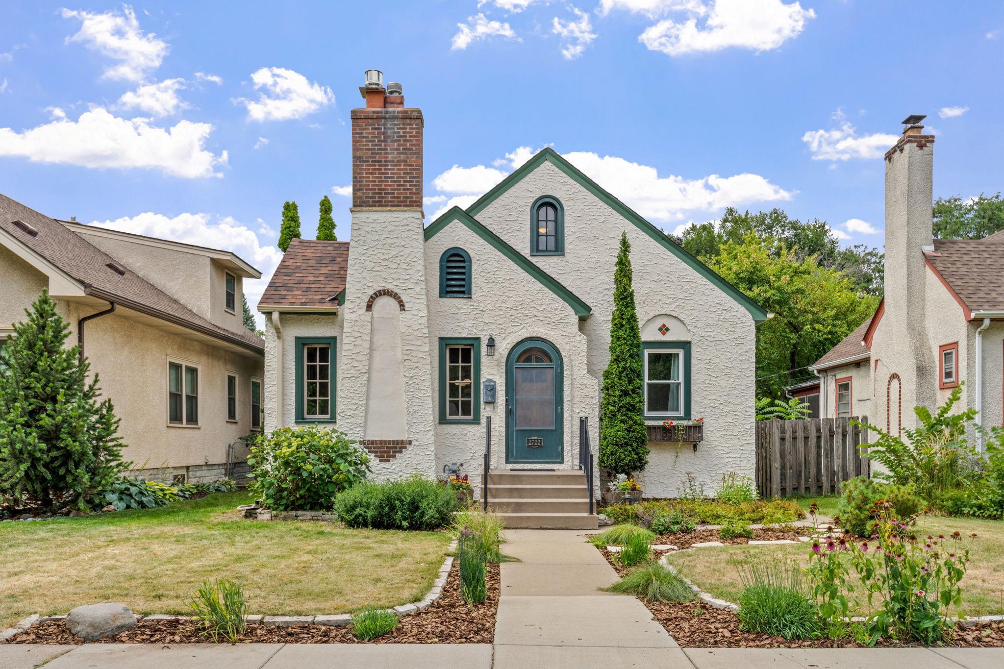 2722 Garfield Street NE, Minneapolis MN 55418