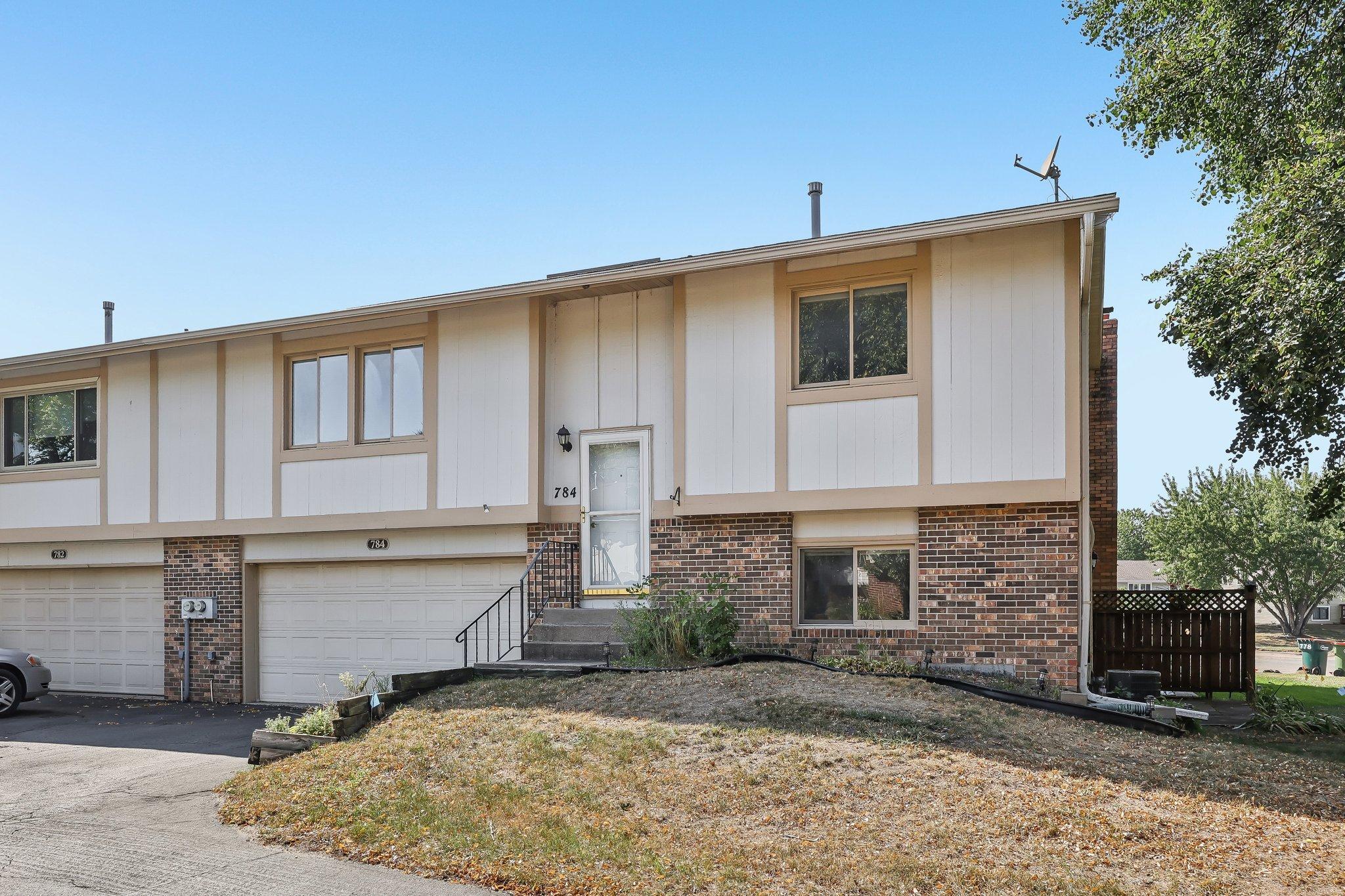 784 125th Lane NE, Blaine MN 55434