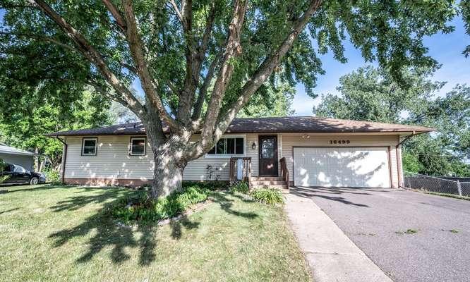 16499 Foliage Avenue W, Rosemount MN 55068
