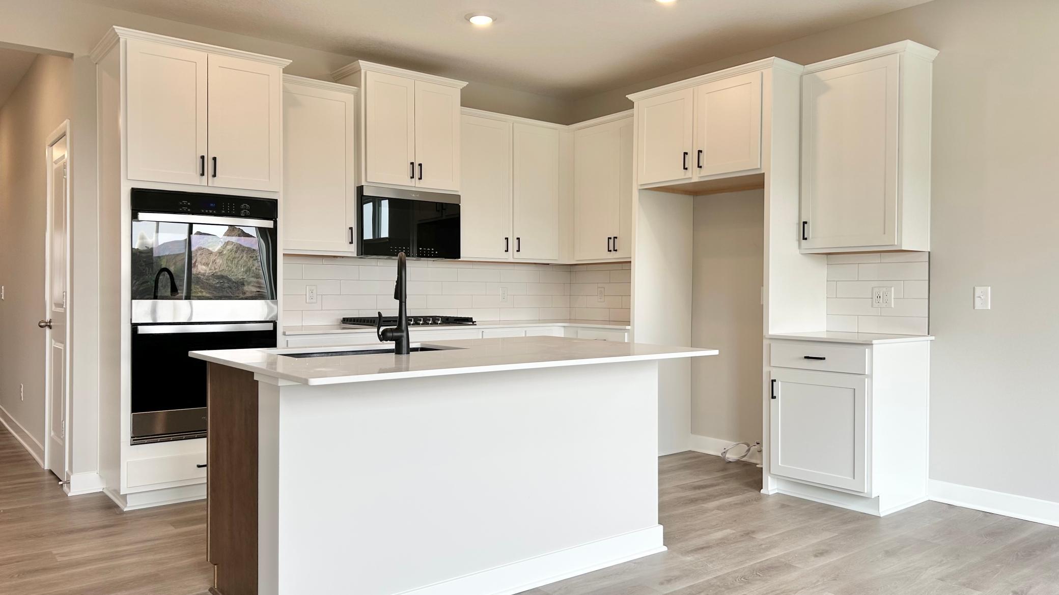 2140 Bluff Heights Drive, Shakopee MN 55379