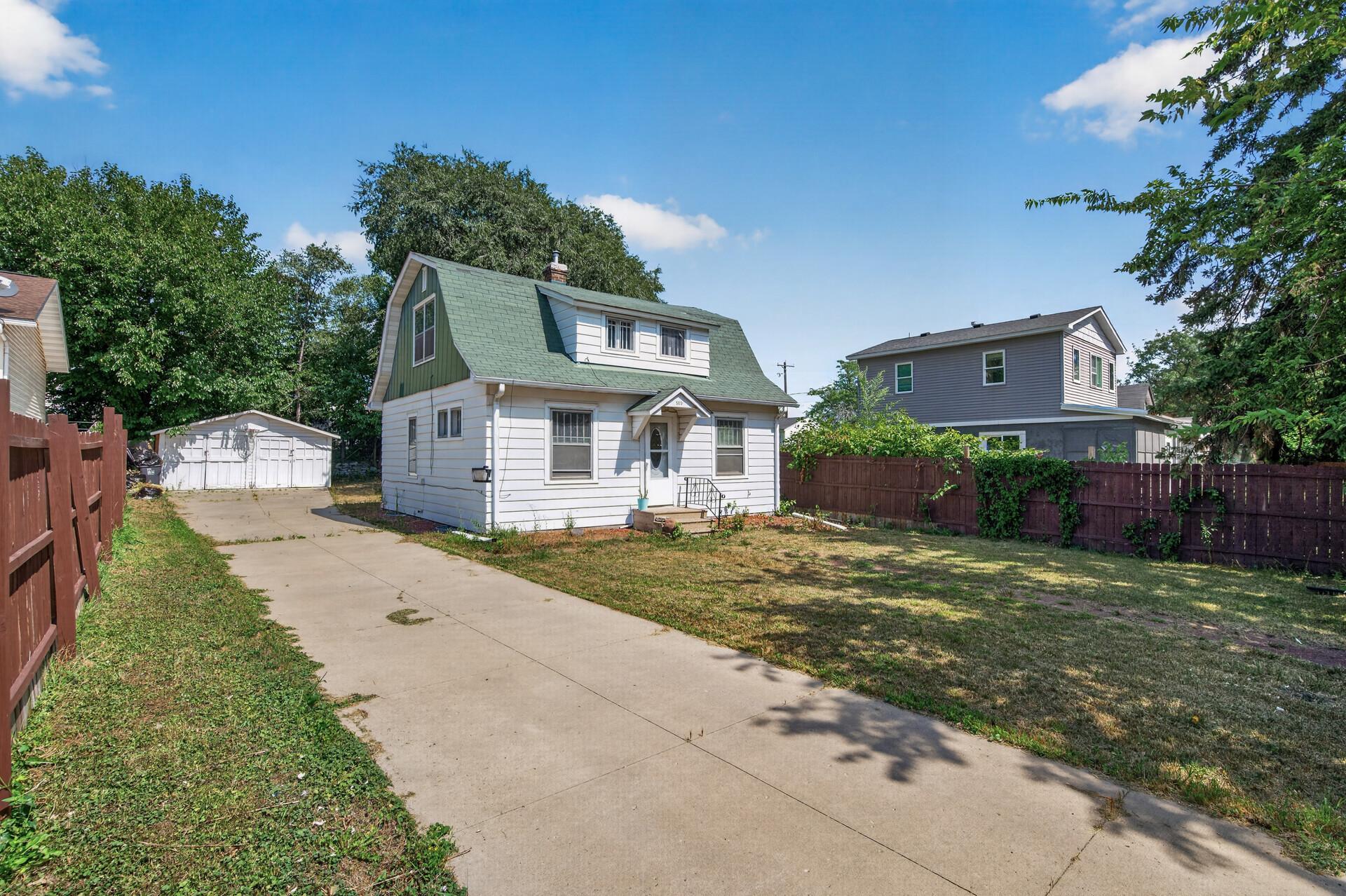 569 Hatch Avenue, Saint Paul MN 55117
