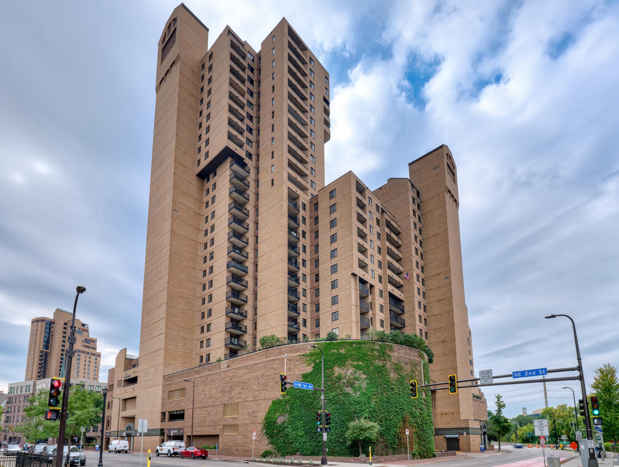 20 2nd Street NE Unit P2704, Minneapolis MN 55413