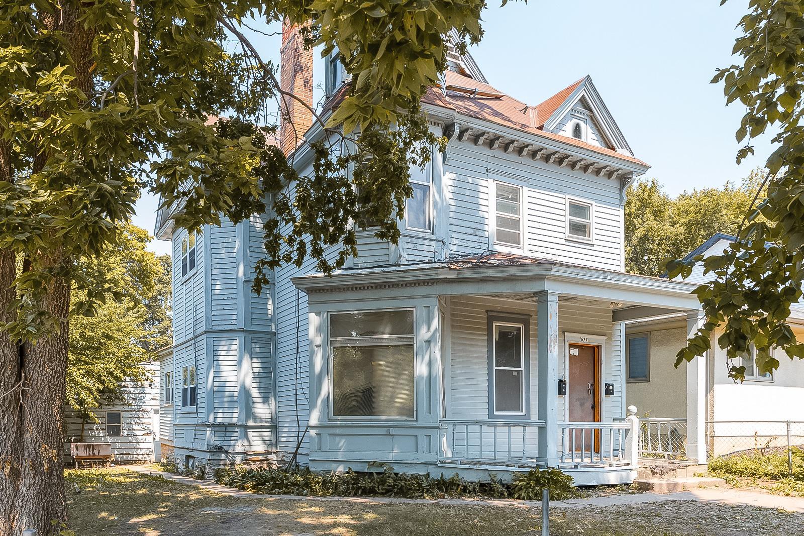 677 Sims Avenue, Saint Paul MN 55106
