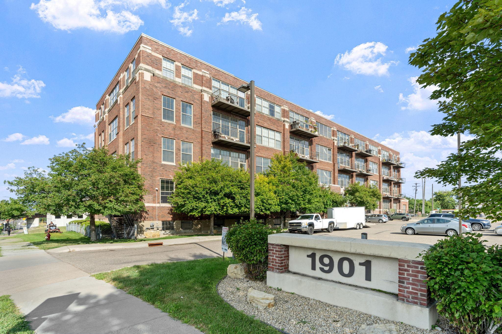 1901 E Hennepin Avenue Unit 105, Minneapolis MN 55413