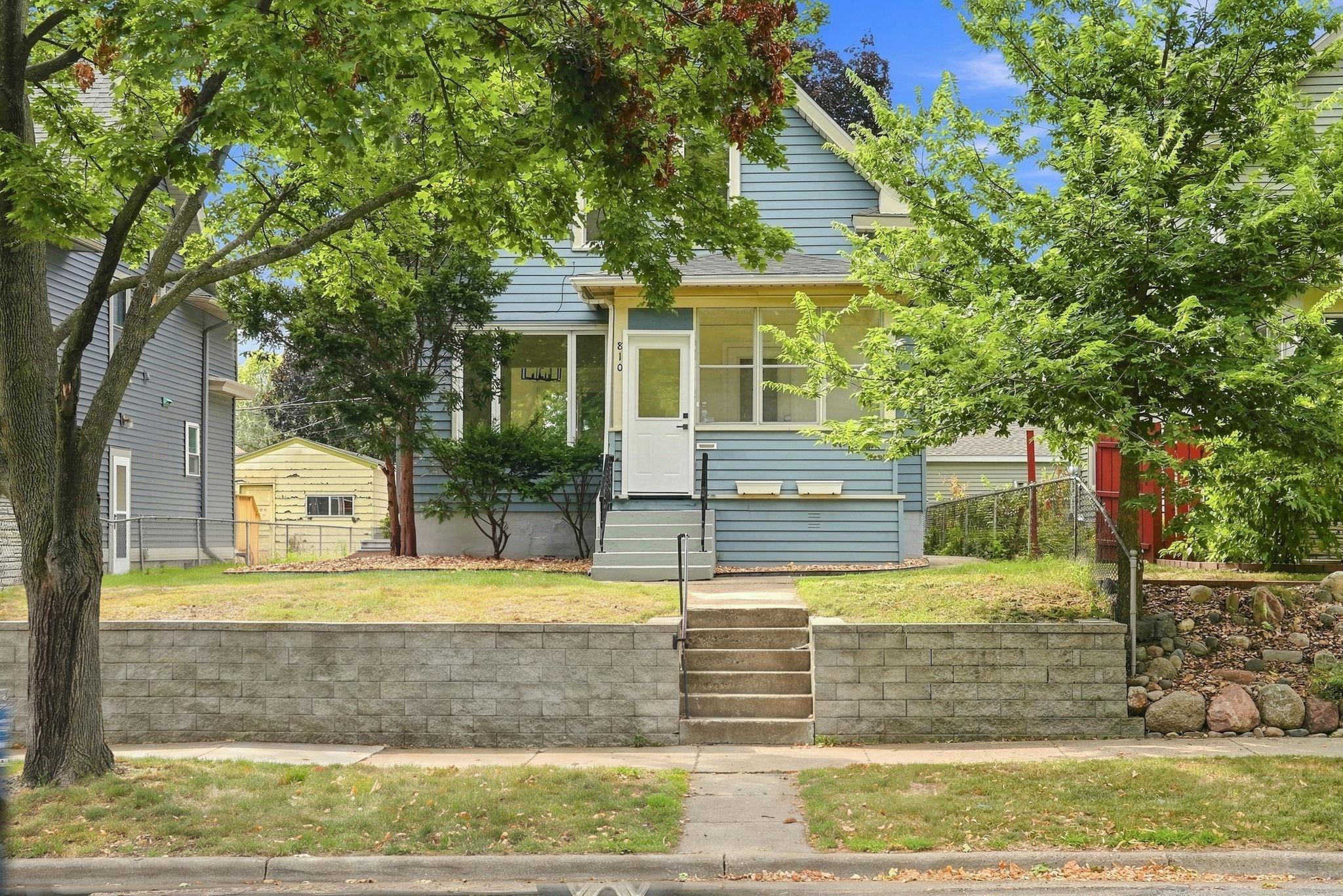 810 Van Buren Avenue, Saint Paul MN 55104