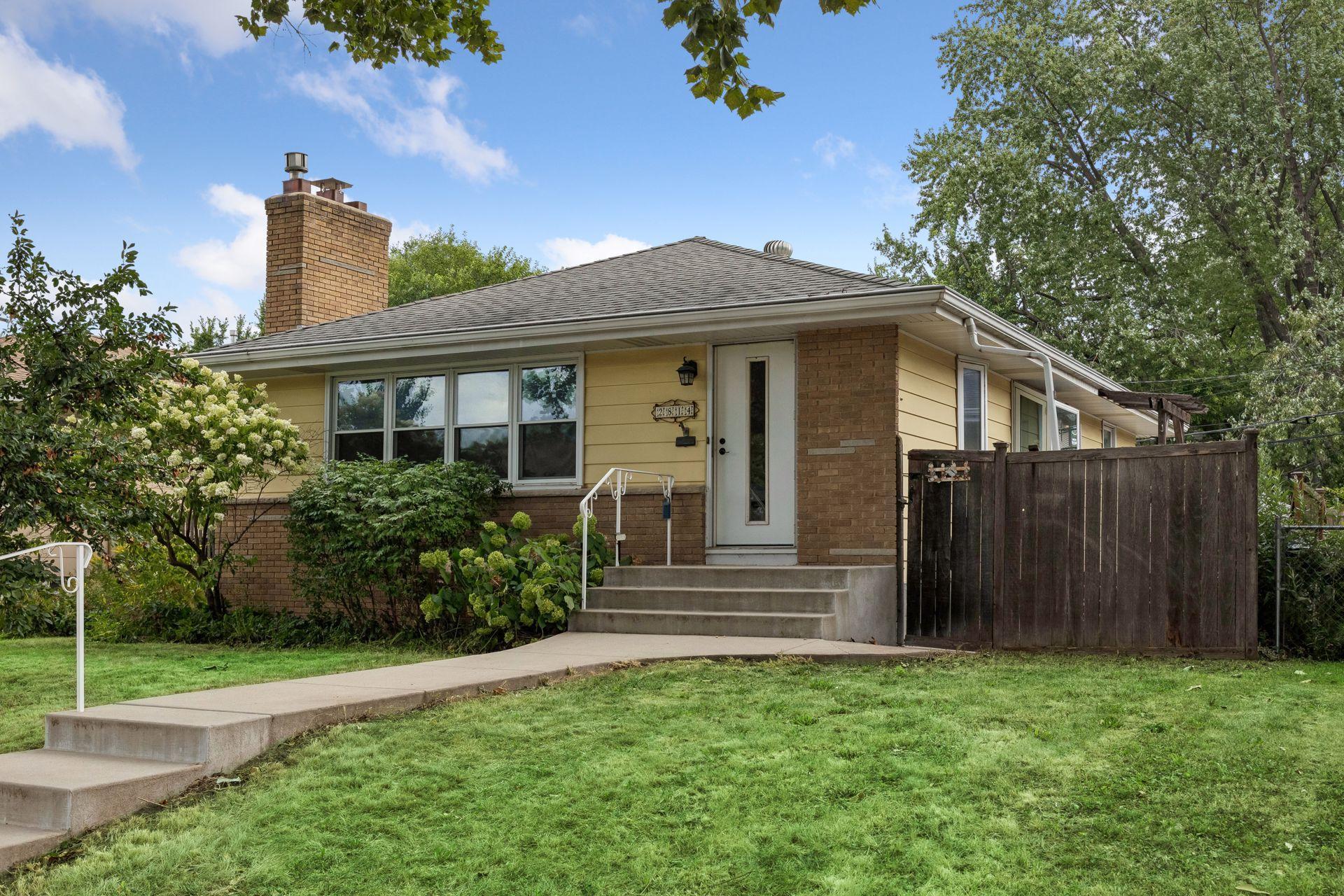 2814 Irving Avenue N, Minneapolis MN 55411