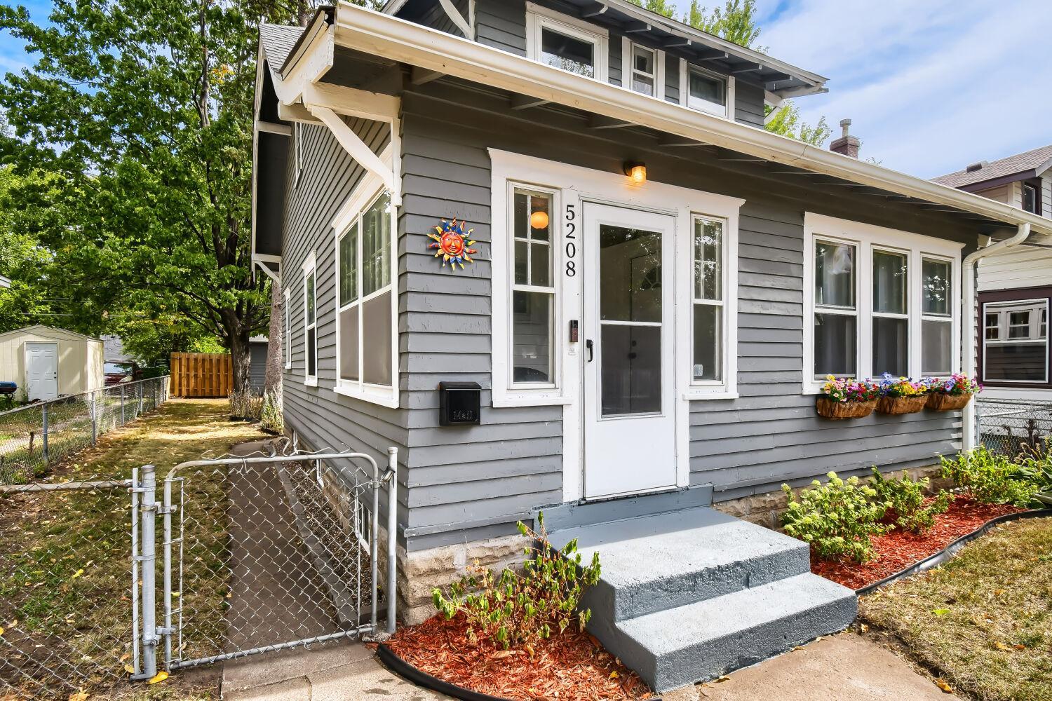 5208 Camden Avenue N, Minneapolis MN 55430