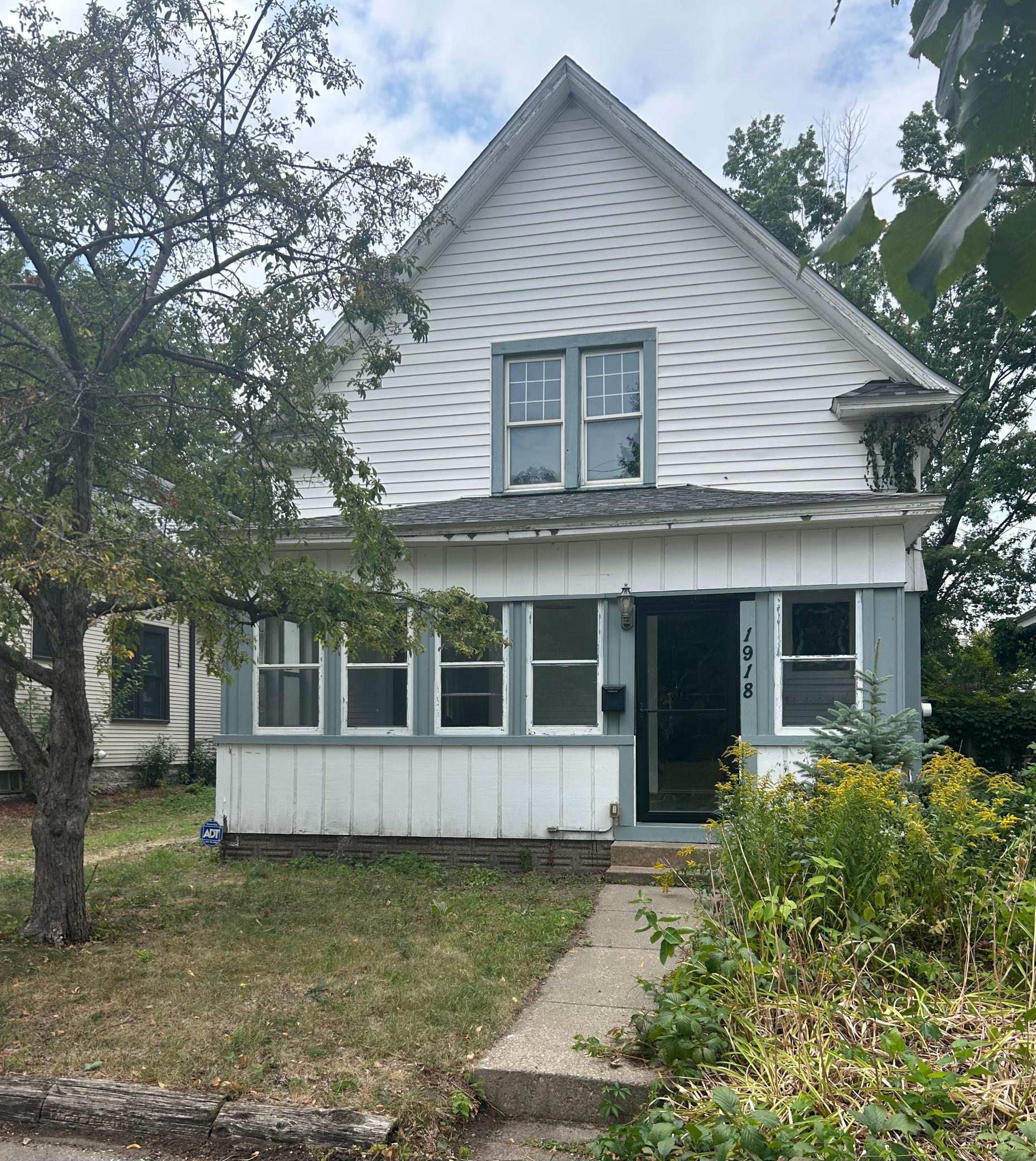 1918 Quincy Street NE, Minneapolis MN 55418