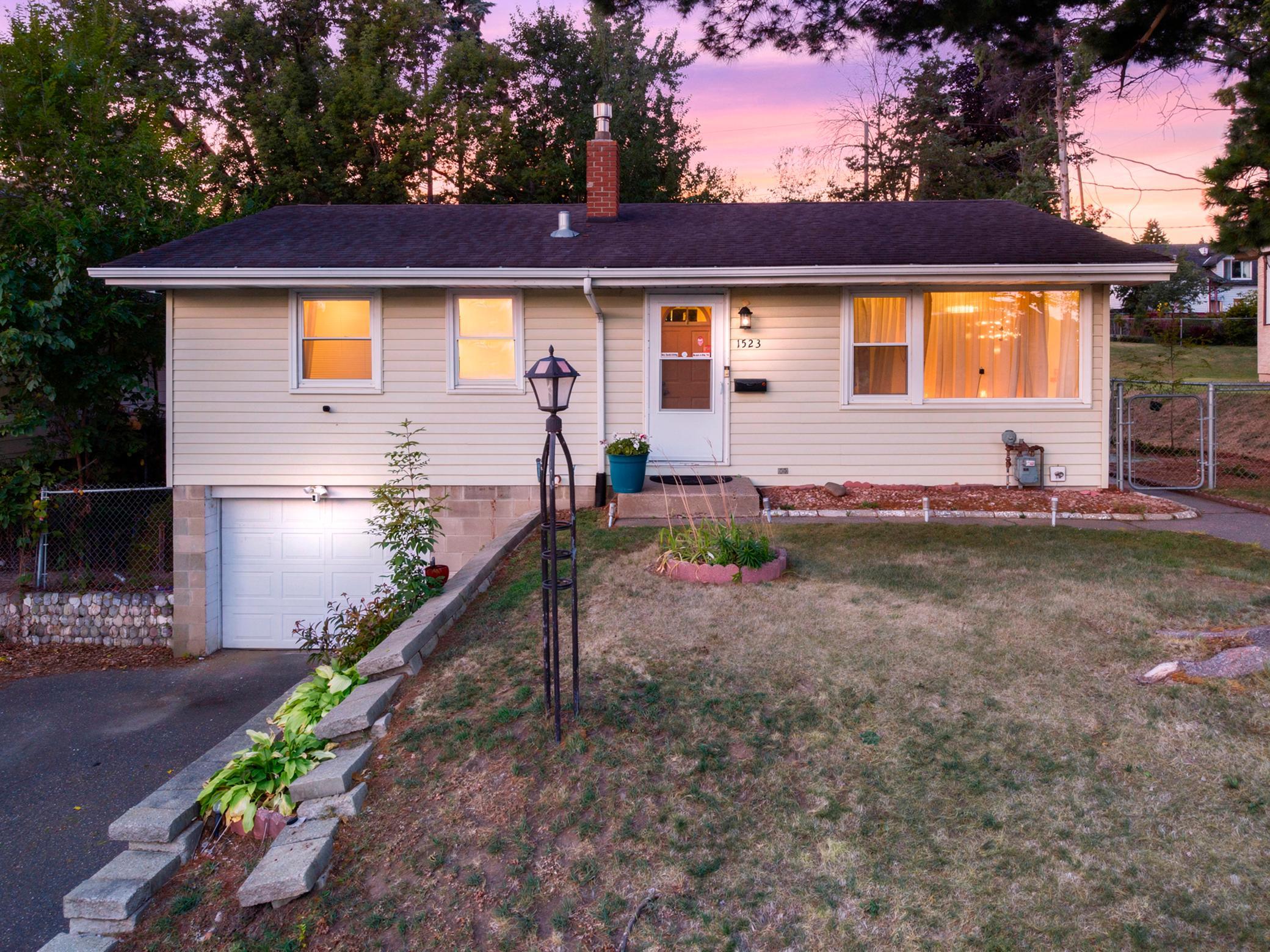 1523 Old Hudson Road, Saint Paul MN 55106