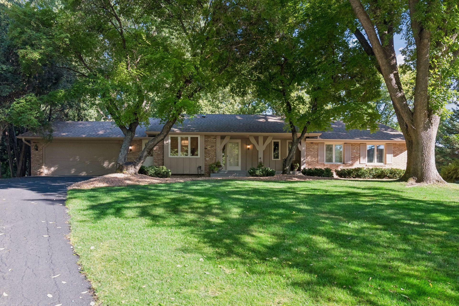 6619 Londonderry Drive, Edina MN 55436