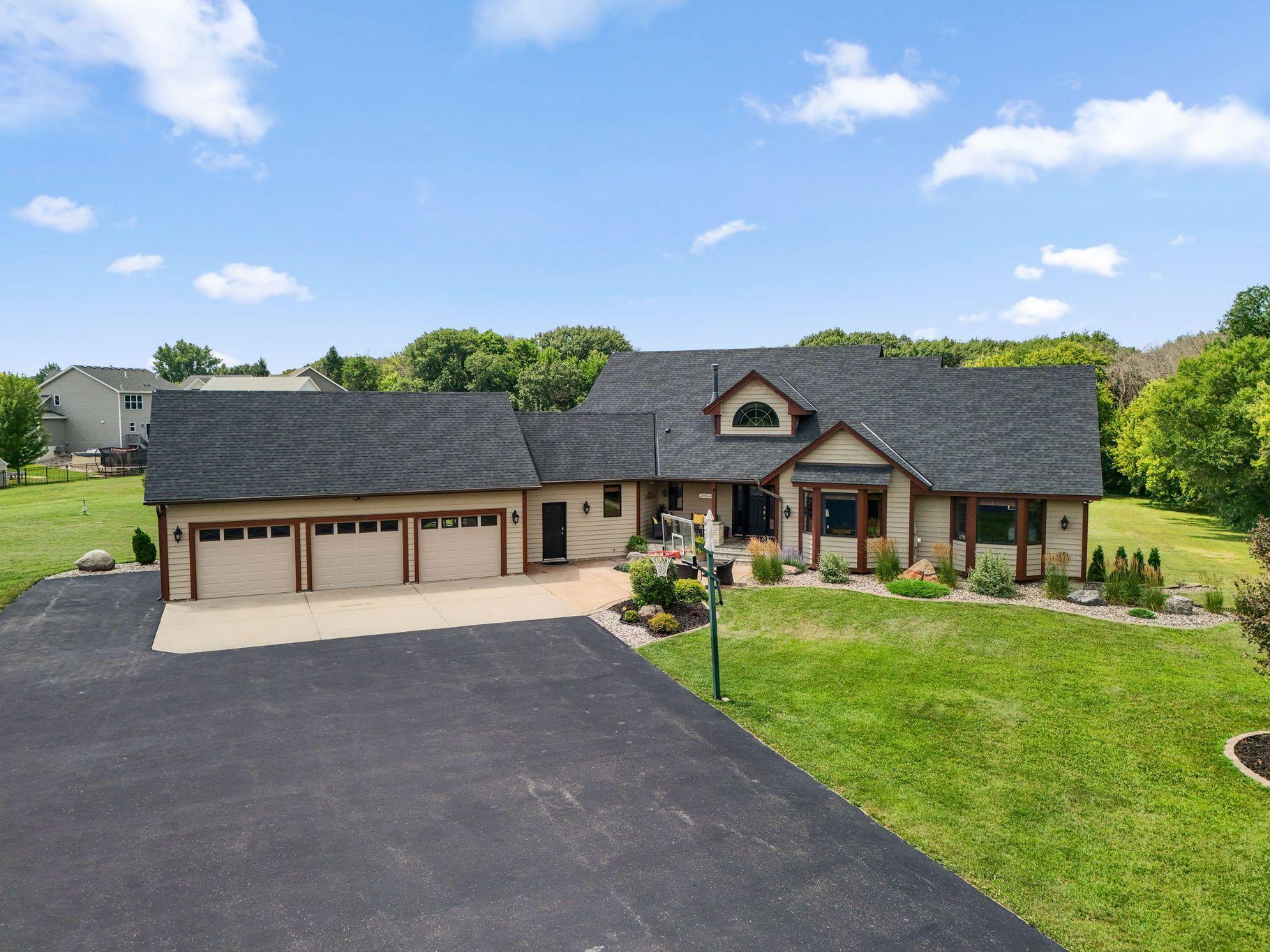 2400 Jennifer Lane, Shakopee MN 55379